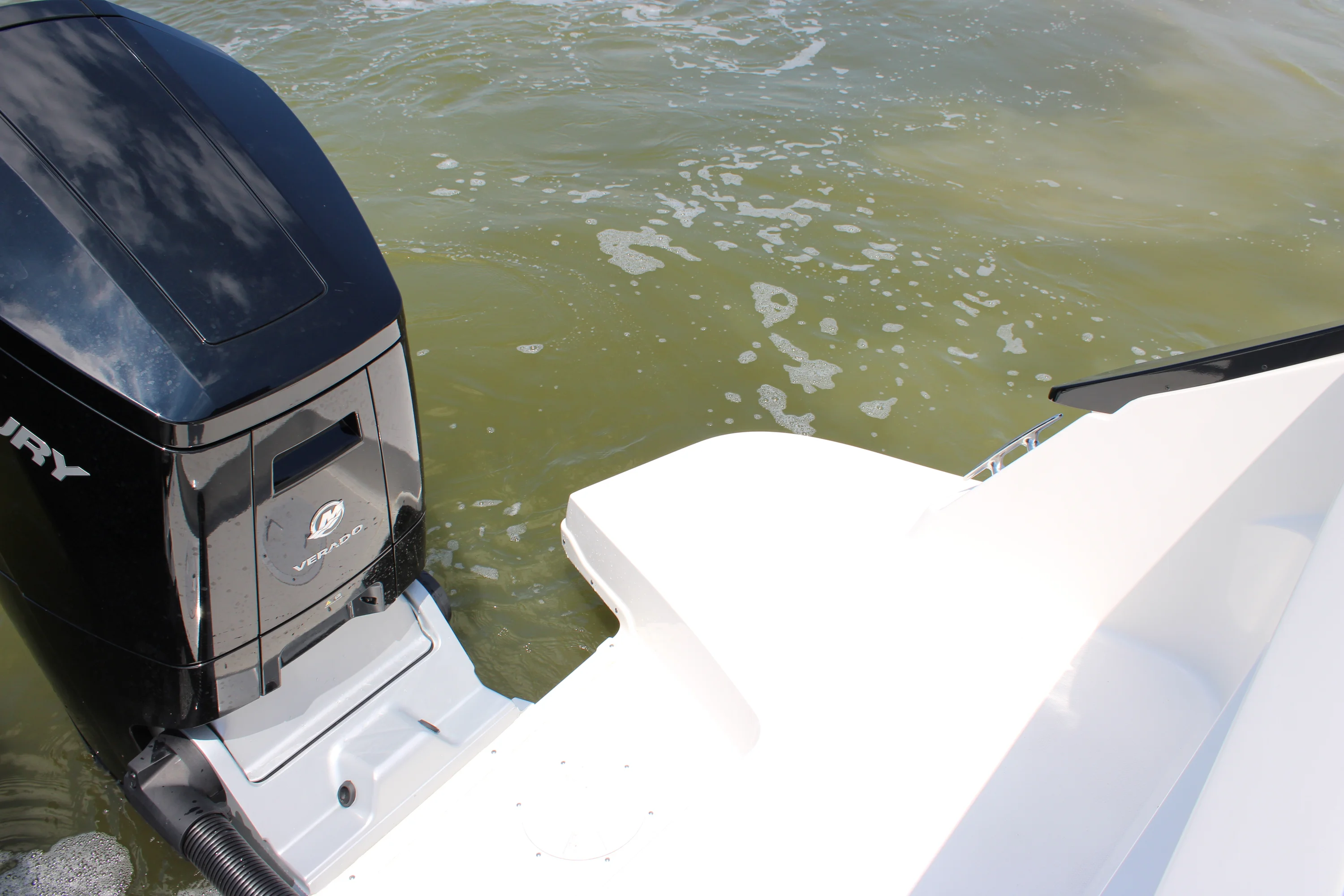 2026 Sea Ray Sundancer 370 Outboard Image Thumbnail #79