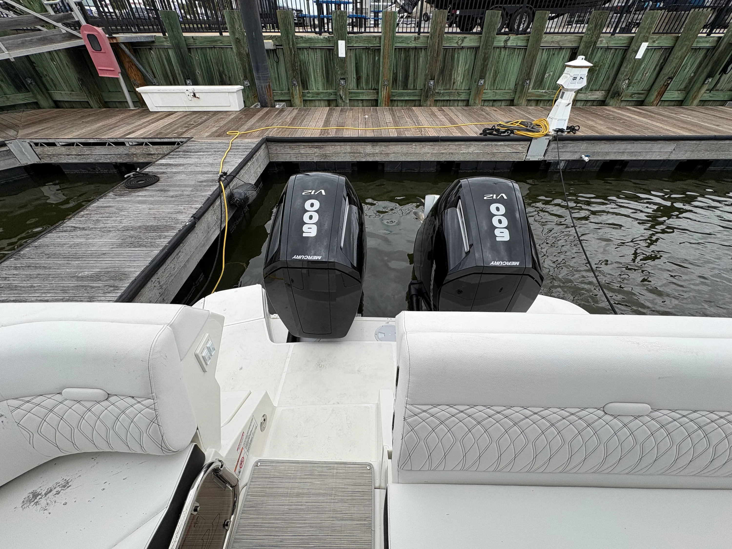 2026 Sea Ray Sundancer 370 Outboard Image Thumbnail #9