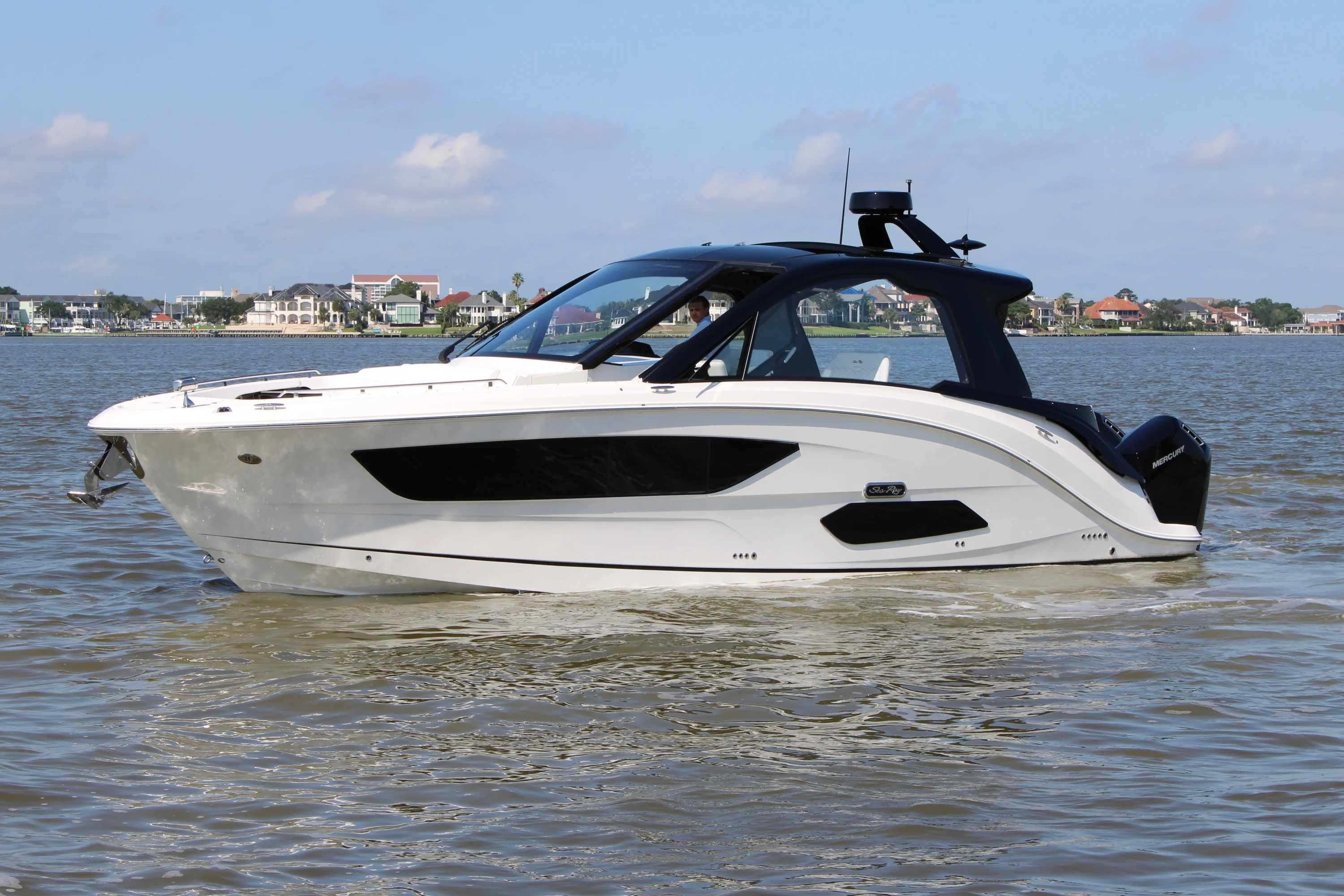 2026 Sea Ray Sundancer 370 Outboard