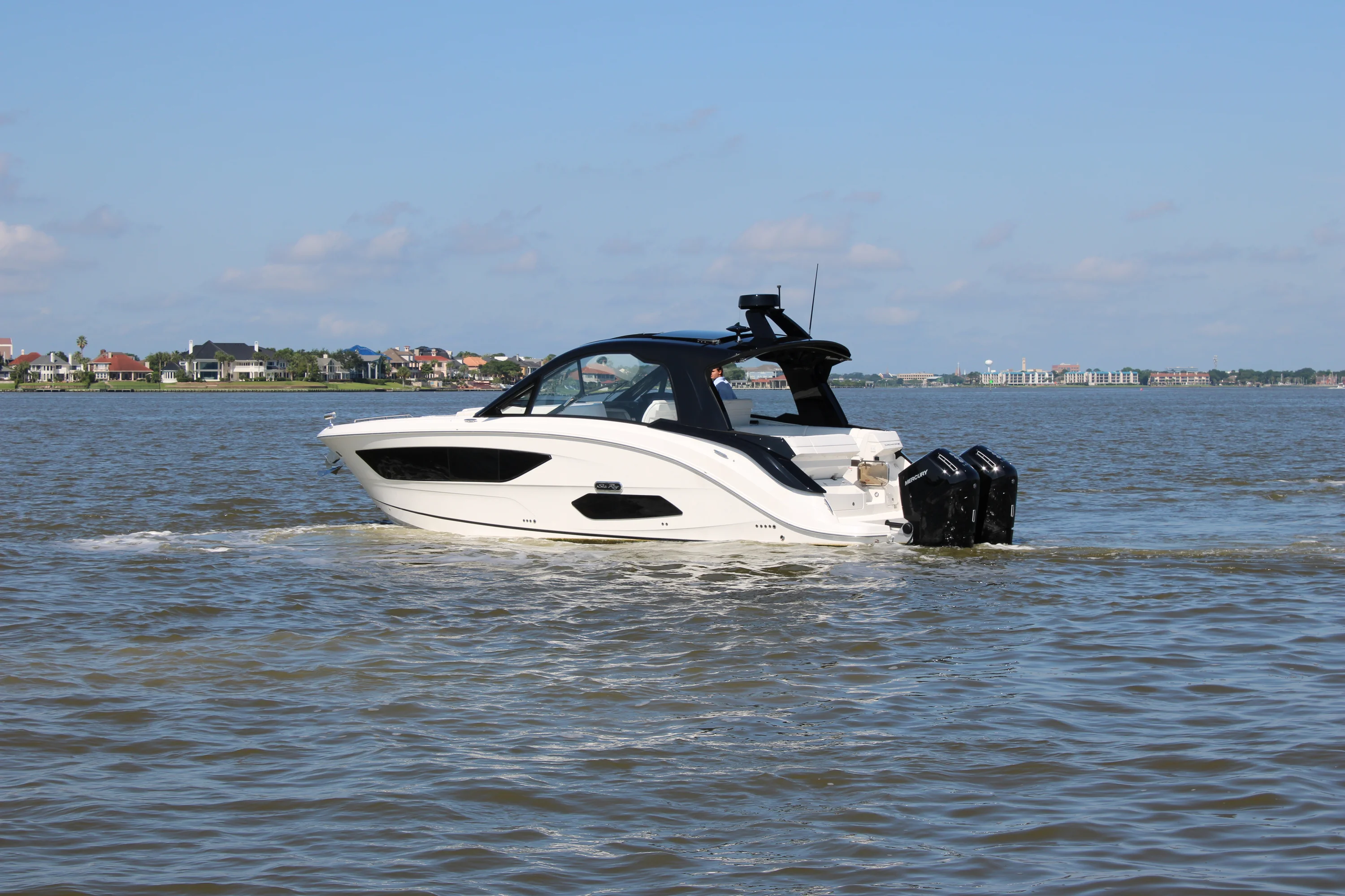 2026 Sea Ray Sundancer 370 Outboard Image Thumbnail #12