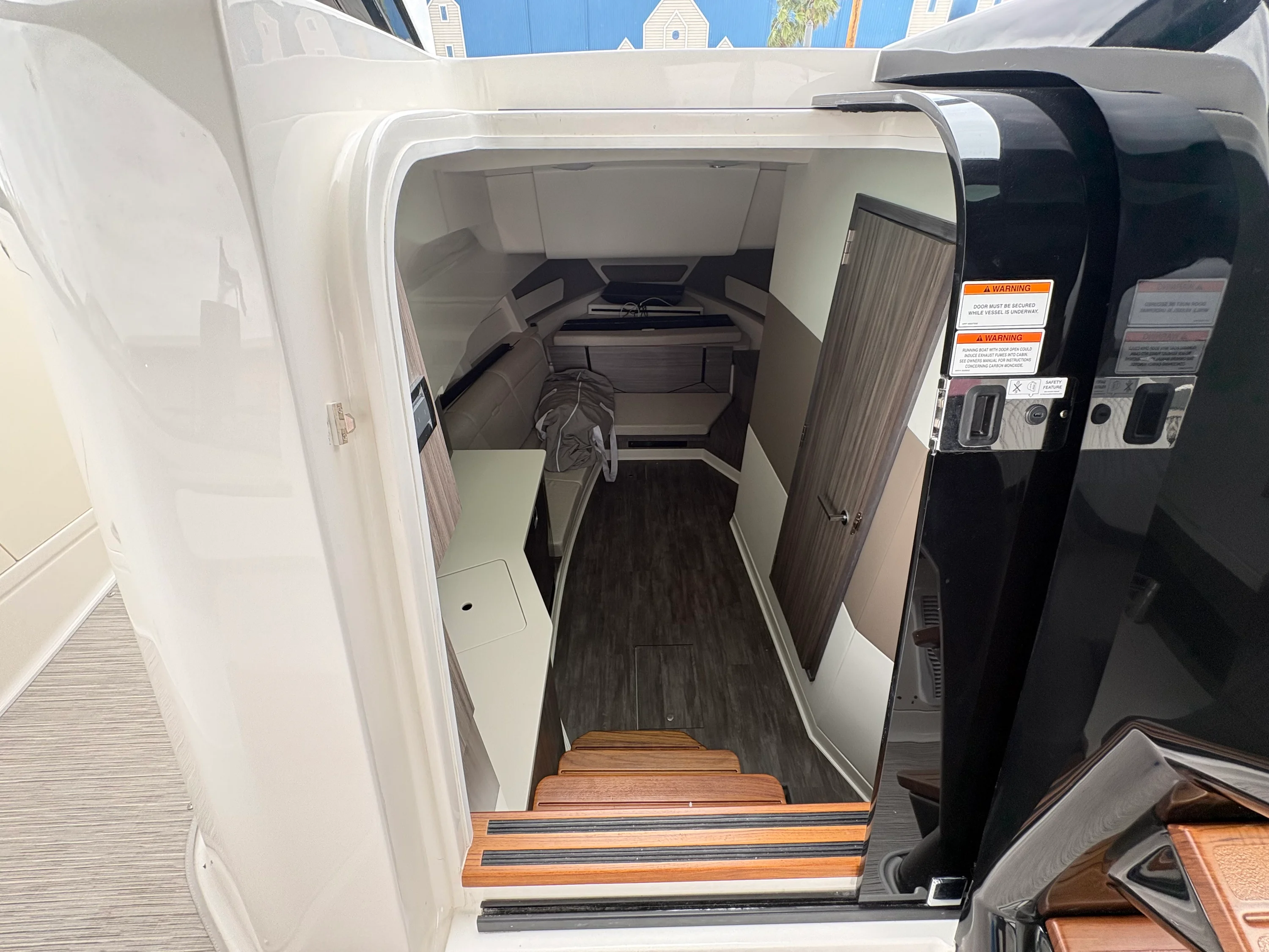 2026 Sea Ray Sundancer 370 Outboard Image Thumbnail #17