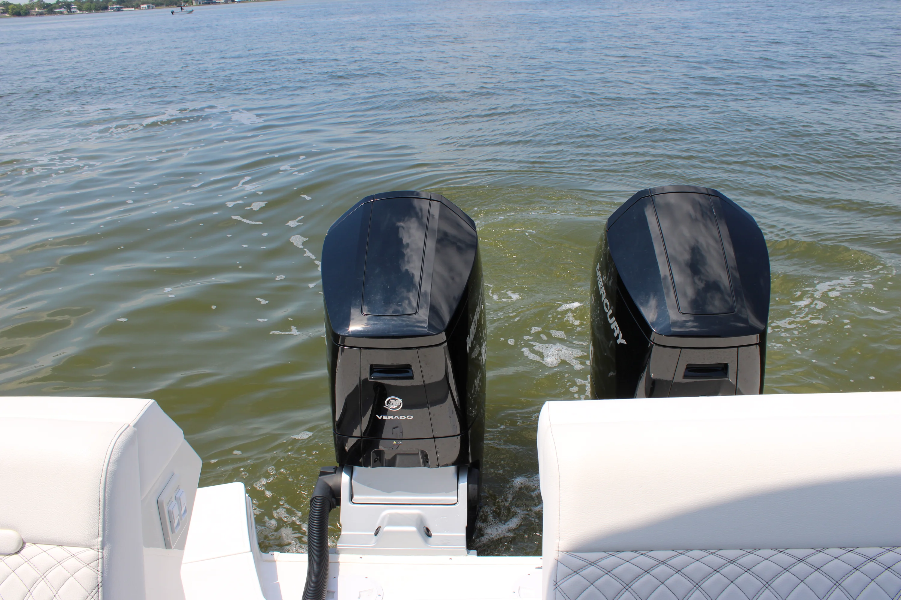 2026 Sea Ray Sundancer 370 Outboard Image Thumbnail #77