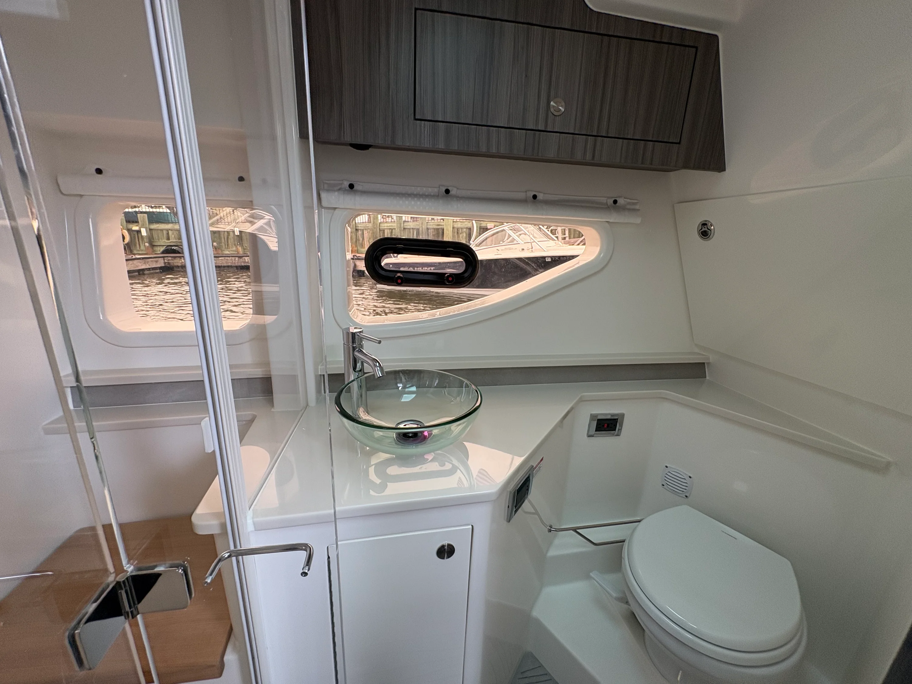 2026 Sea Ray Sundancer 370 Outboard Image Thumbnail #23