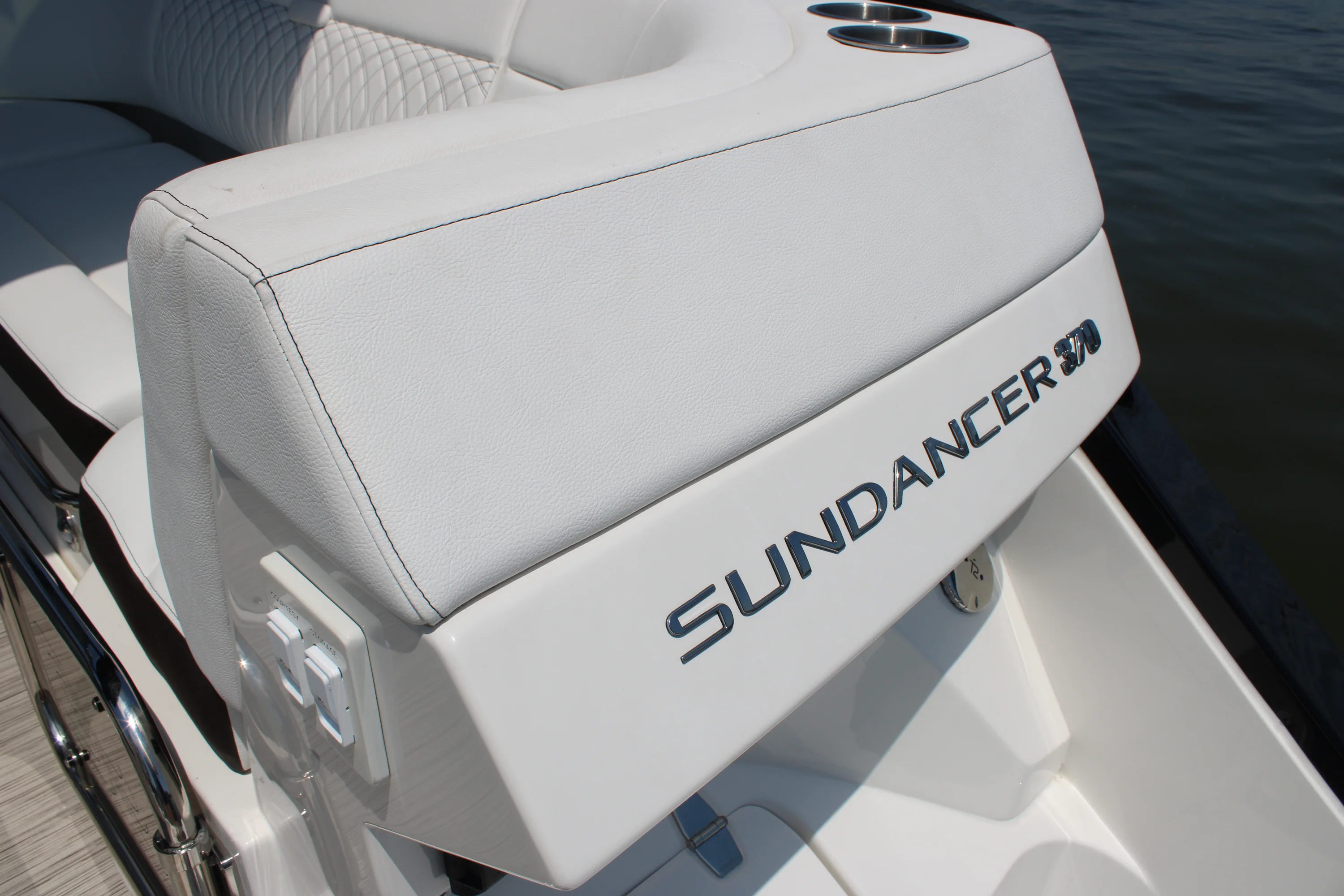 2026 Sea Ray Sundancer 370 Outboard Image Thumbnail #68