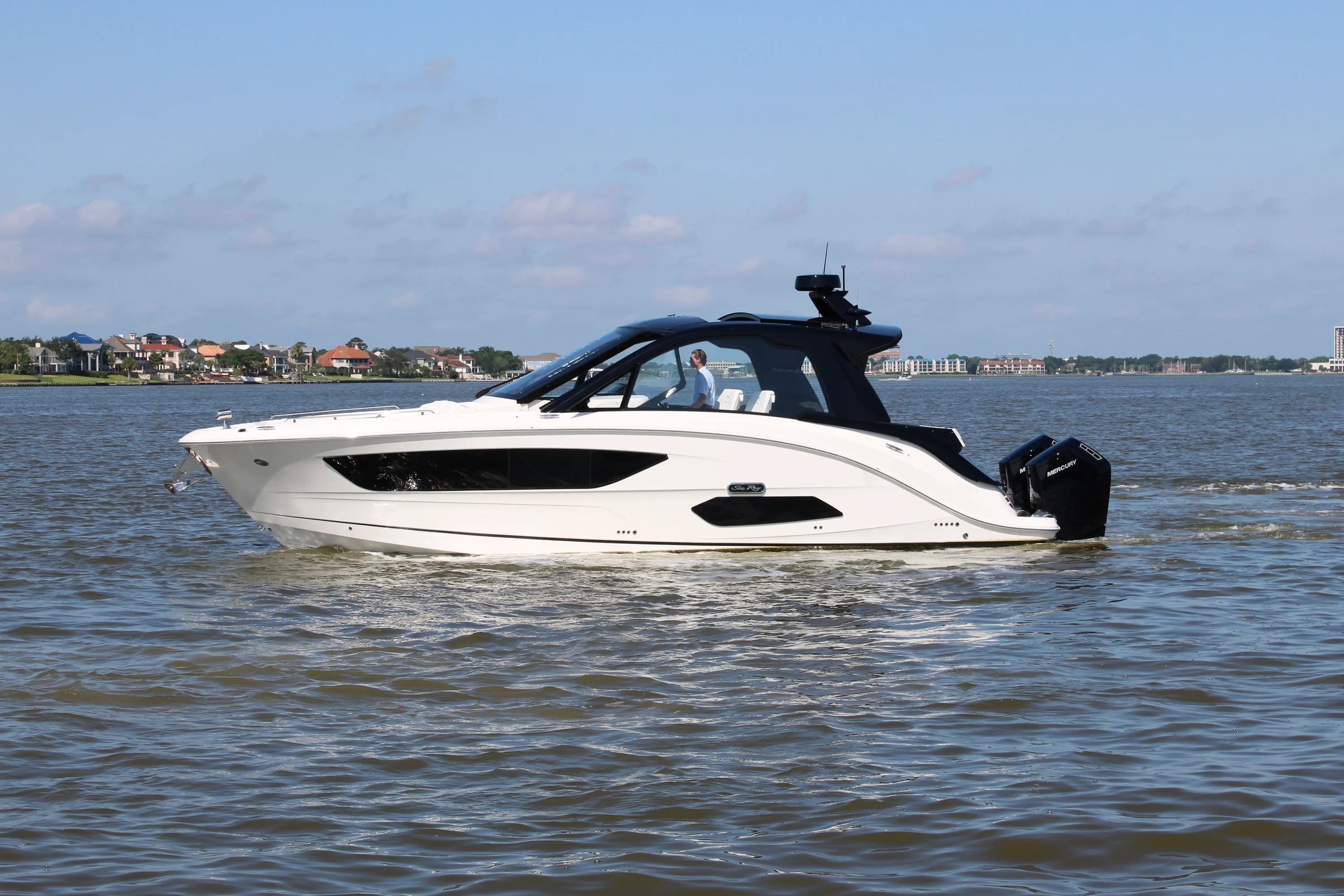 2026 Sea Ray Sundancer 370 Outboard Image Thumbnail #13