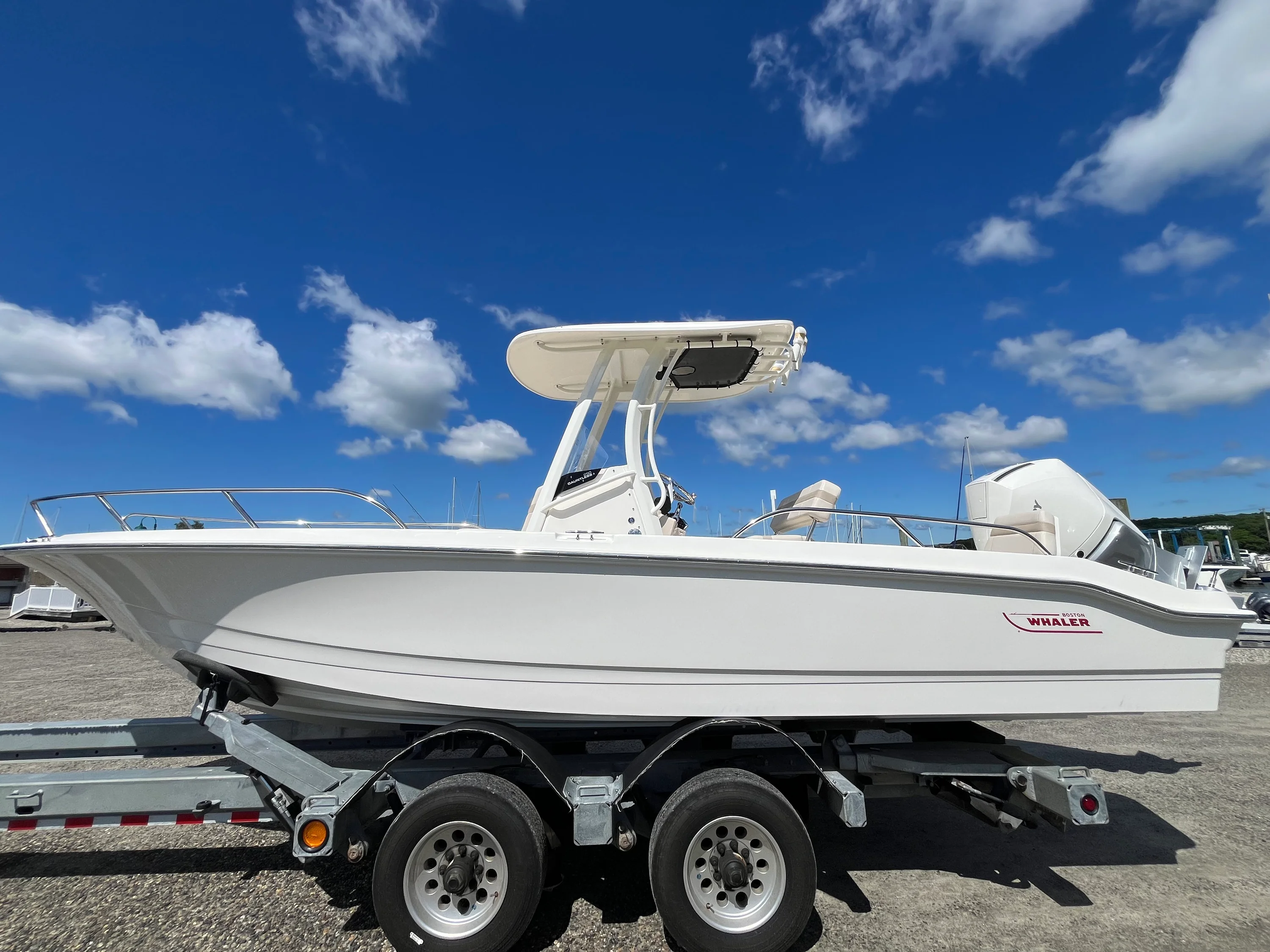 2026 Boston Whaler 250 Dauntless Image Thumbnail #20