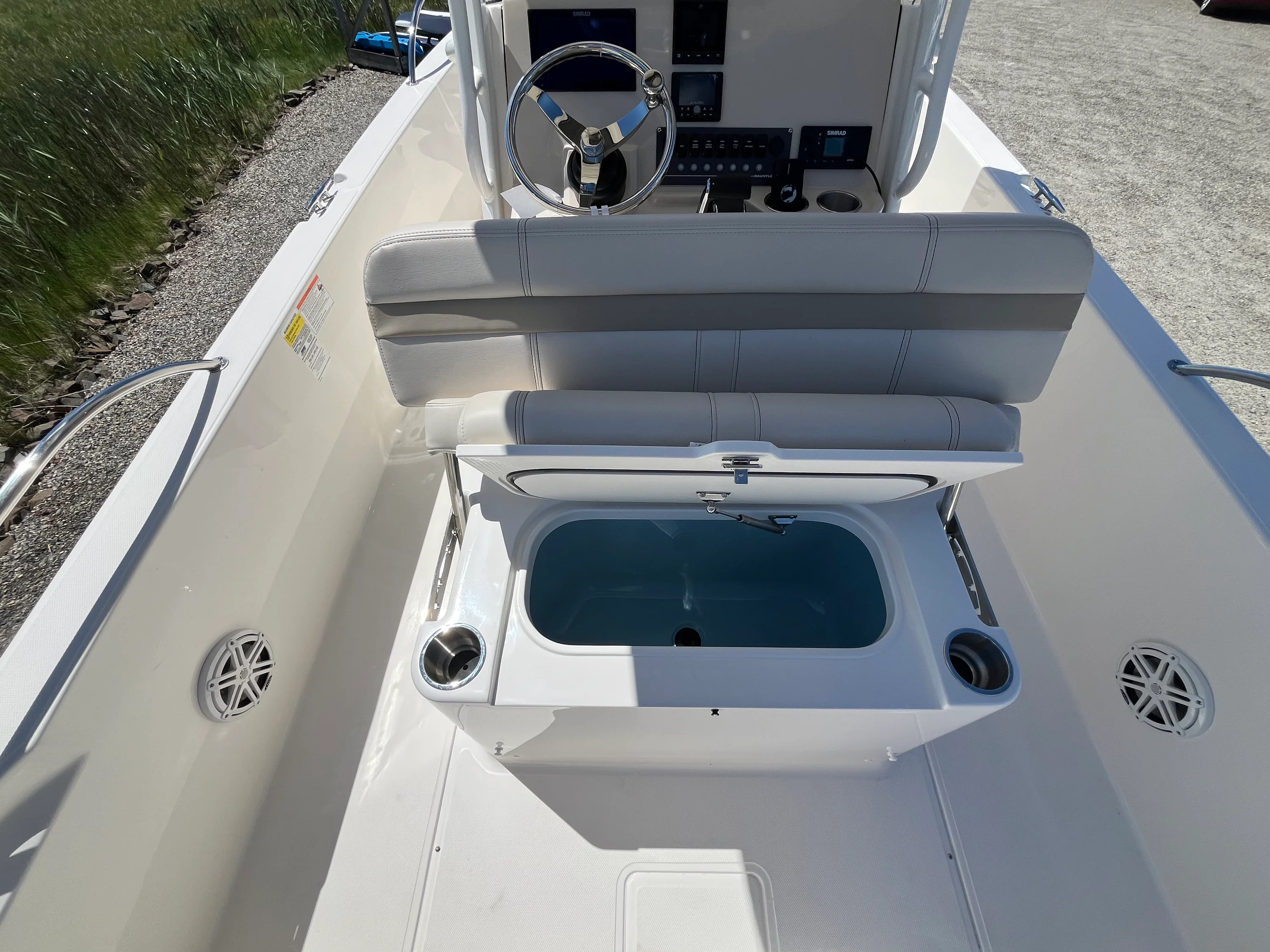 2026 Boston Whaler 250 Dauntless Image Thumbnail #6