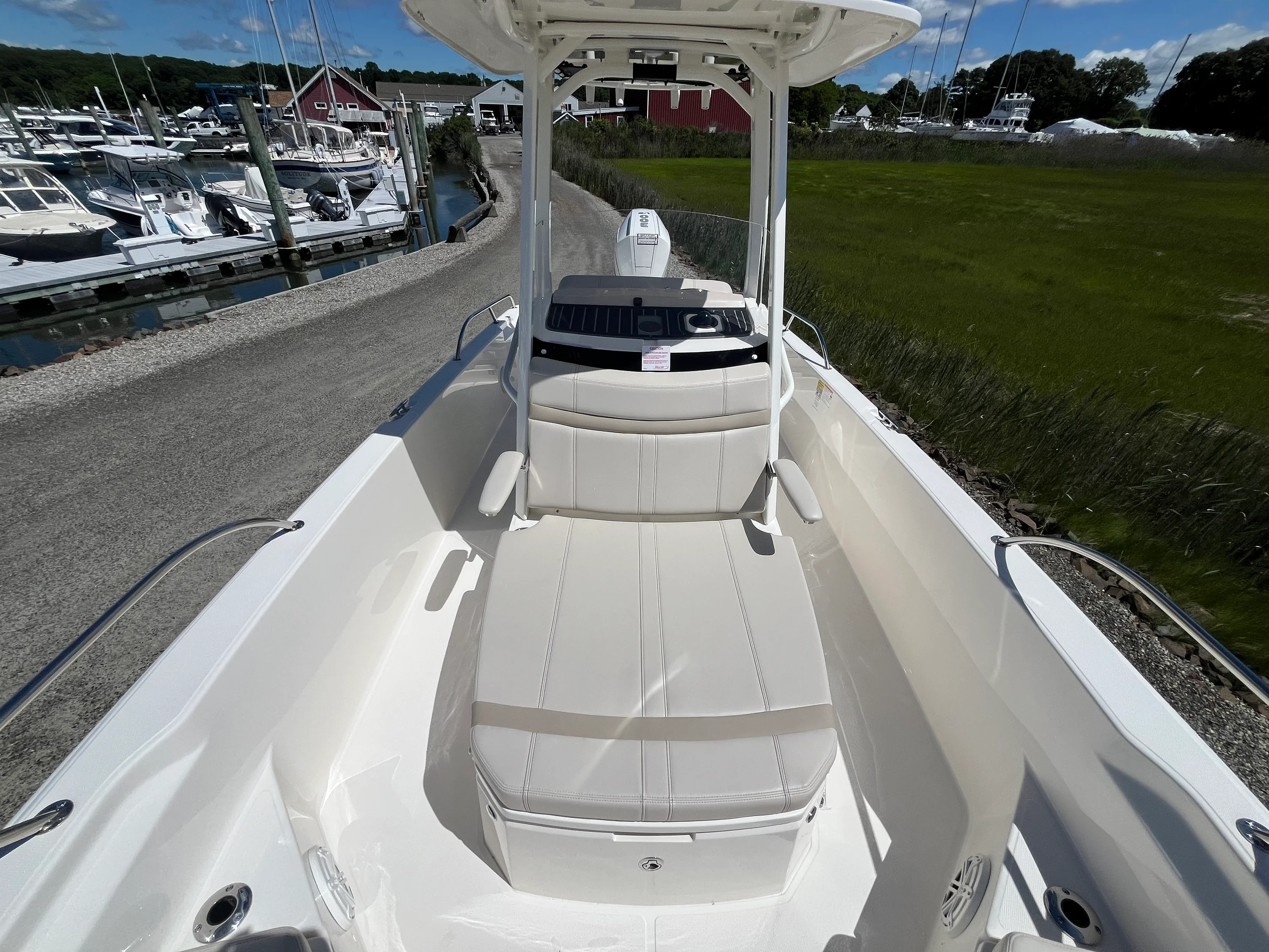 2026 Boston Whaler 250 Dauntless Image Thumbnail #18