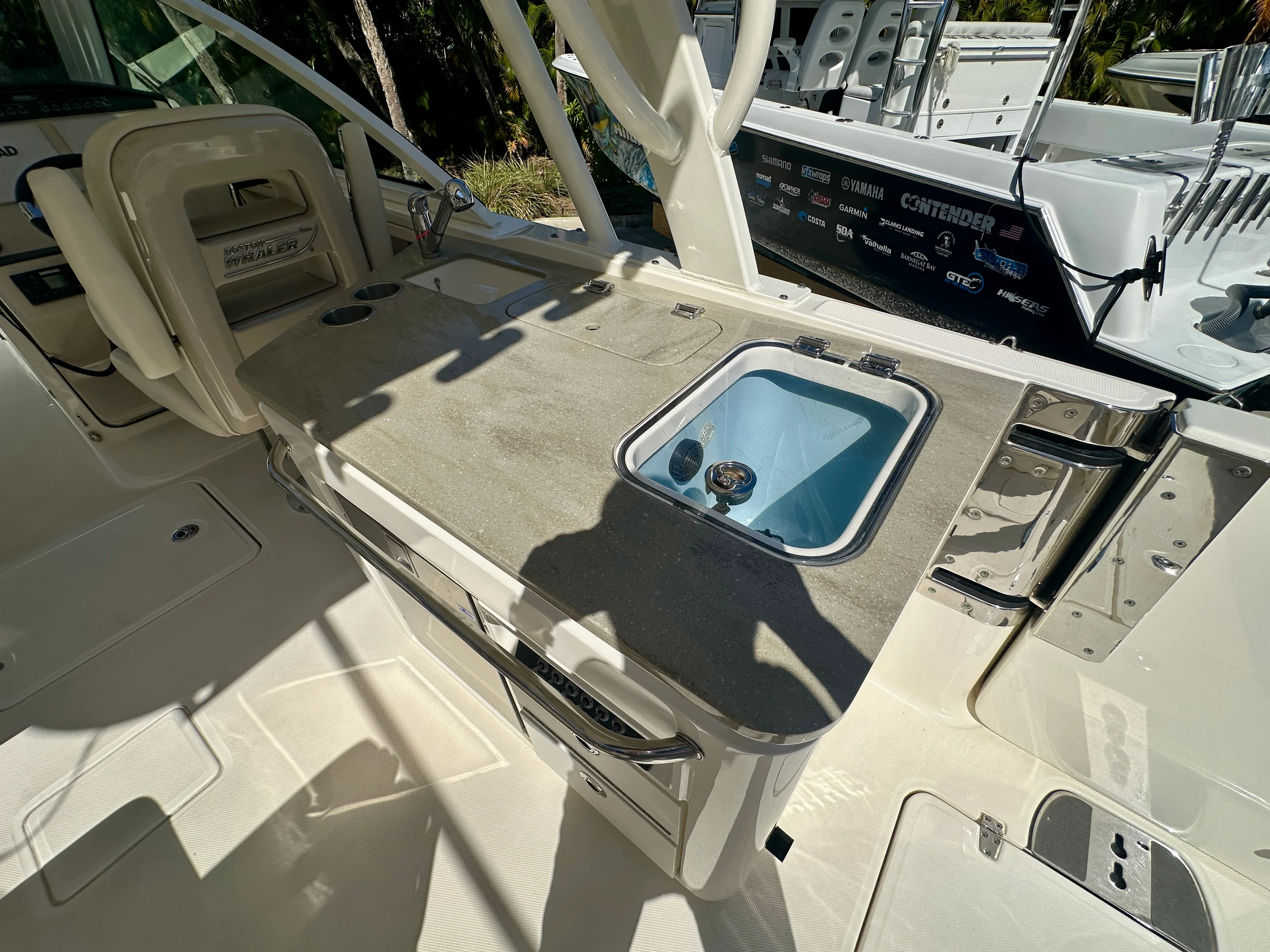 2024 Boston Whaler 320 VANTAGE Image Thumbnail #20