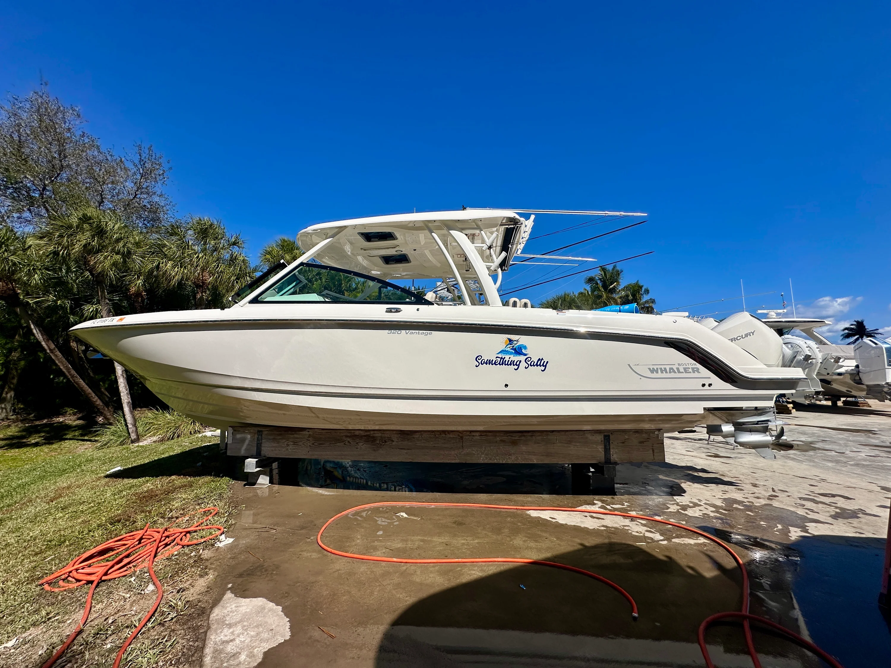 2024 Boston Whaler 320 VANTAGE Image Thumbnail #4