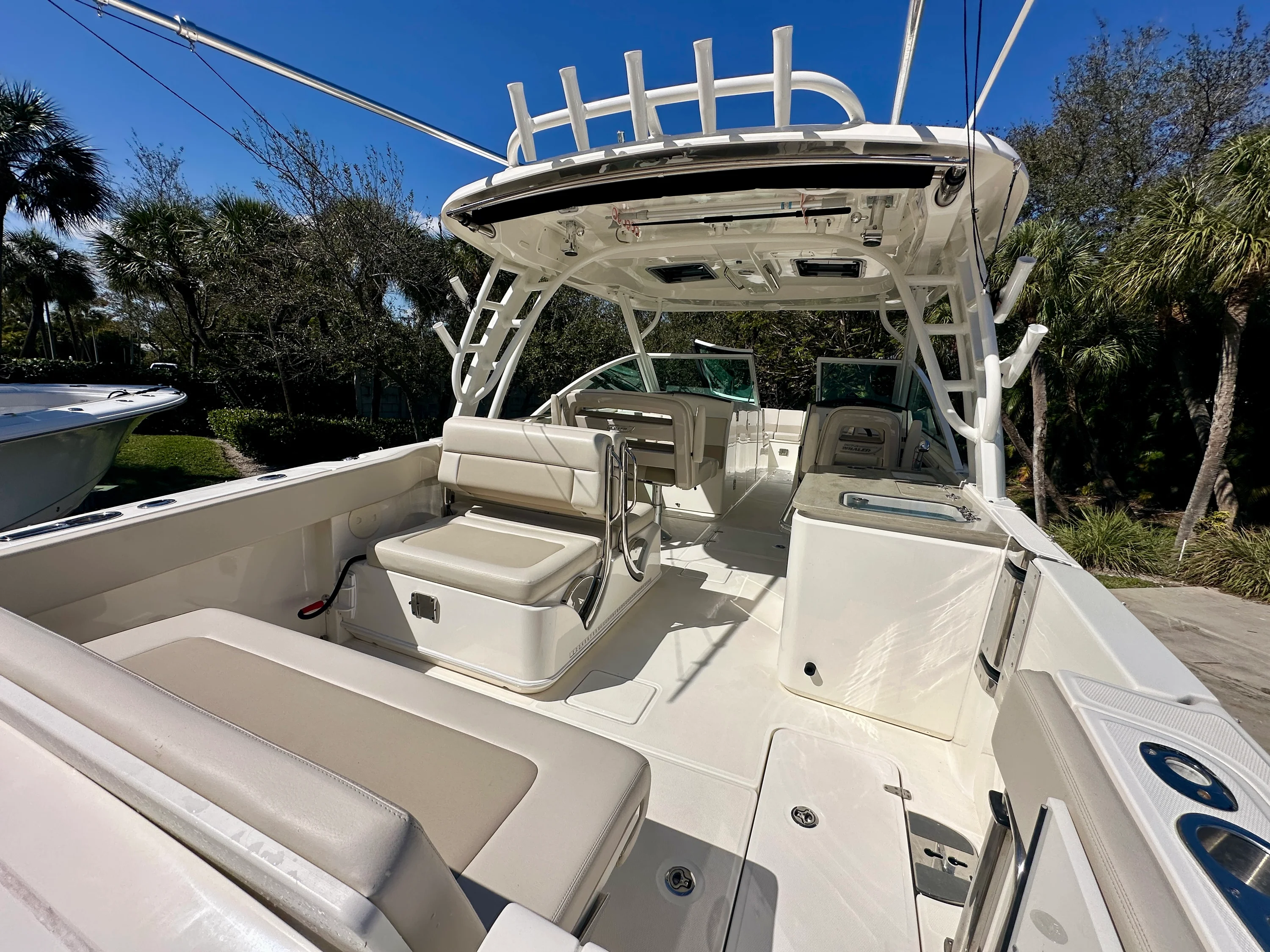 2024 Boston Whaler 320 VANTAGE Image Thumbnail #6