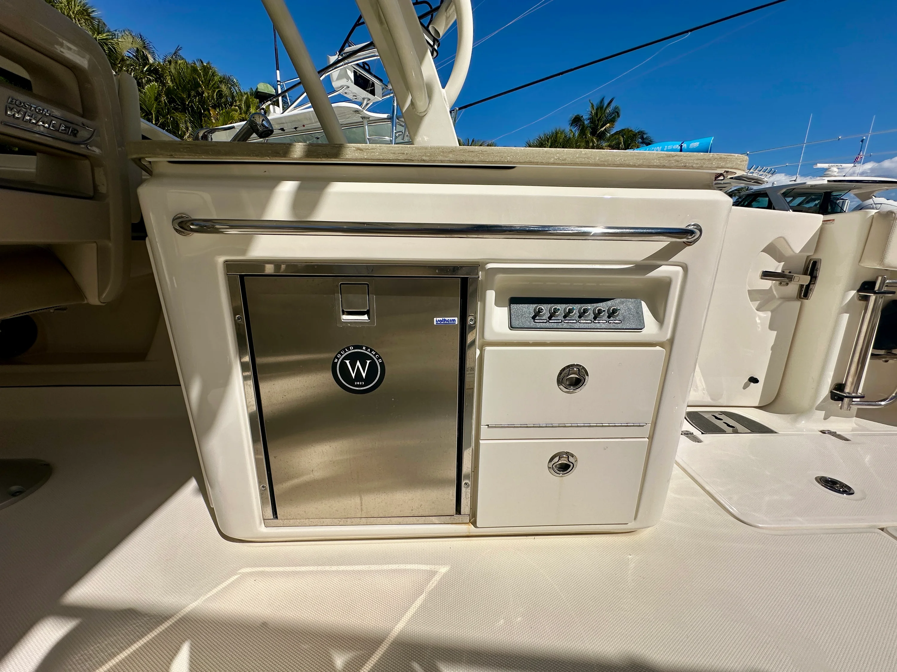 2024 Boston Whaler 320 VANTAGE Image Thumbnail #19