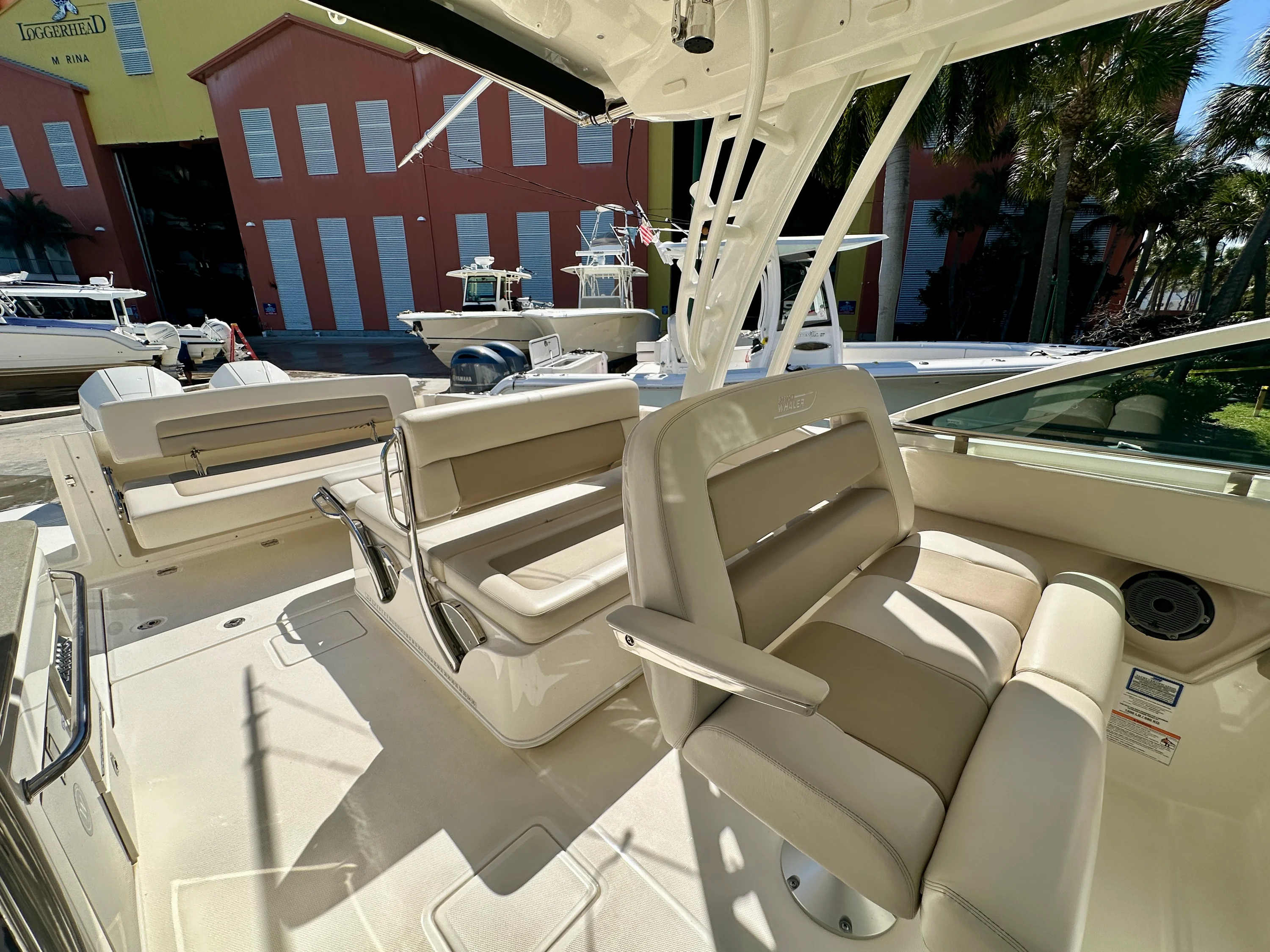2024 Boston Whaler 320 VANTAGE Image Thumbnail #16