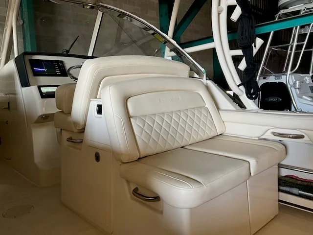 2020 Grady-White FREEDOM 325 Image Thumbnail #12