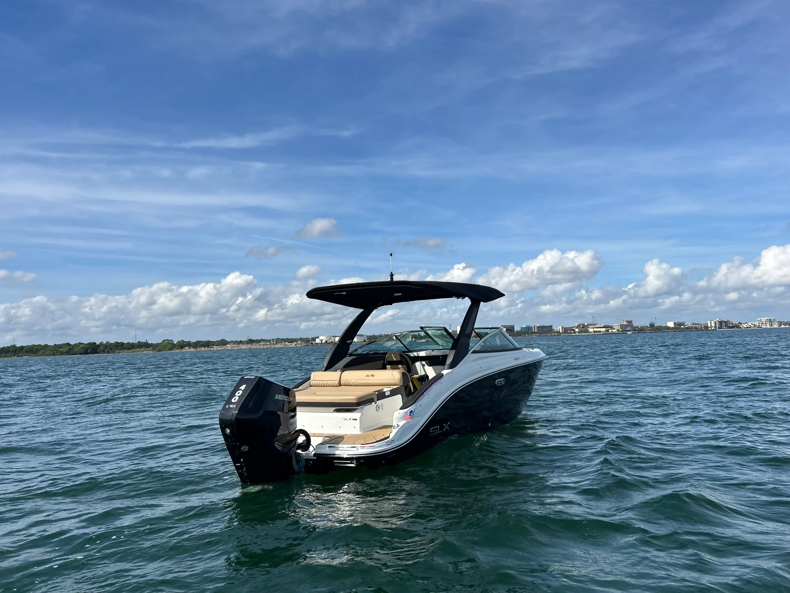 2026 Sea Ray SLX 260 Outboard Image Thumbnail #8