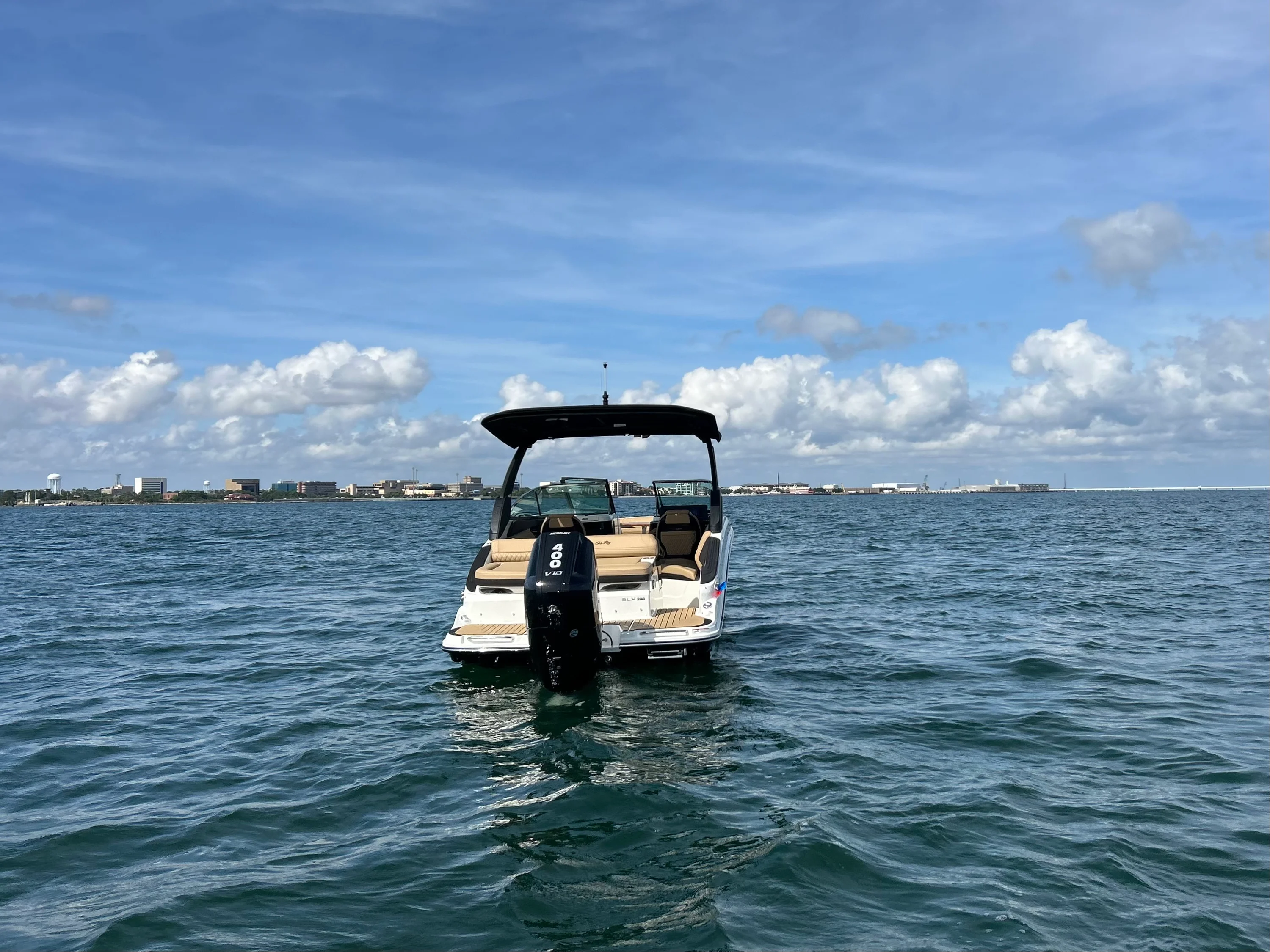 2026 Sea Ray SLX 260 Outboard Image Thumbnail #7