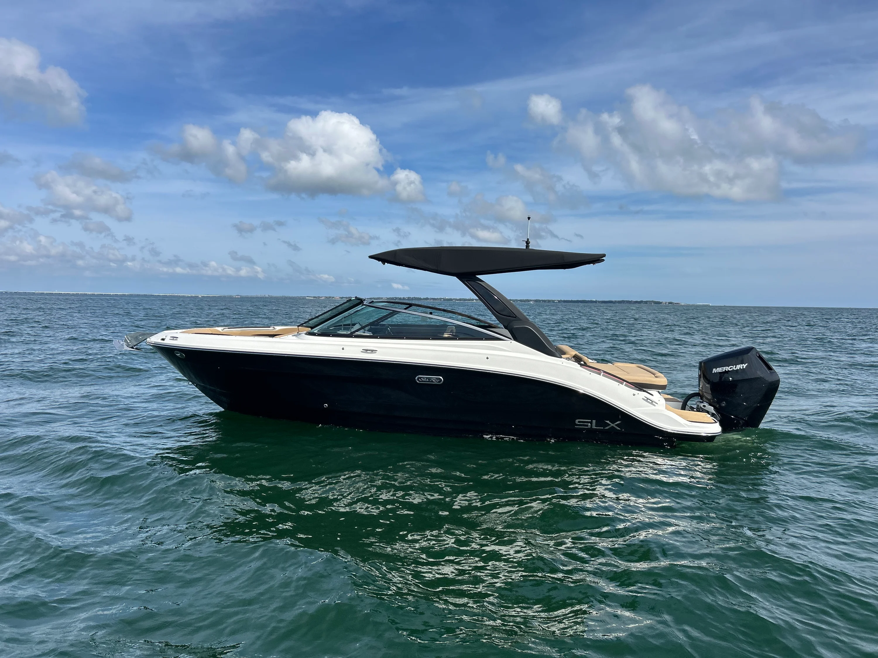 2026 Sea Ray SLX 260 Outboard Image Thumbnail #4