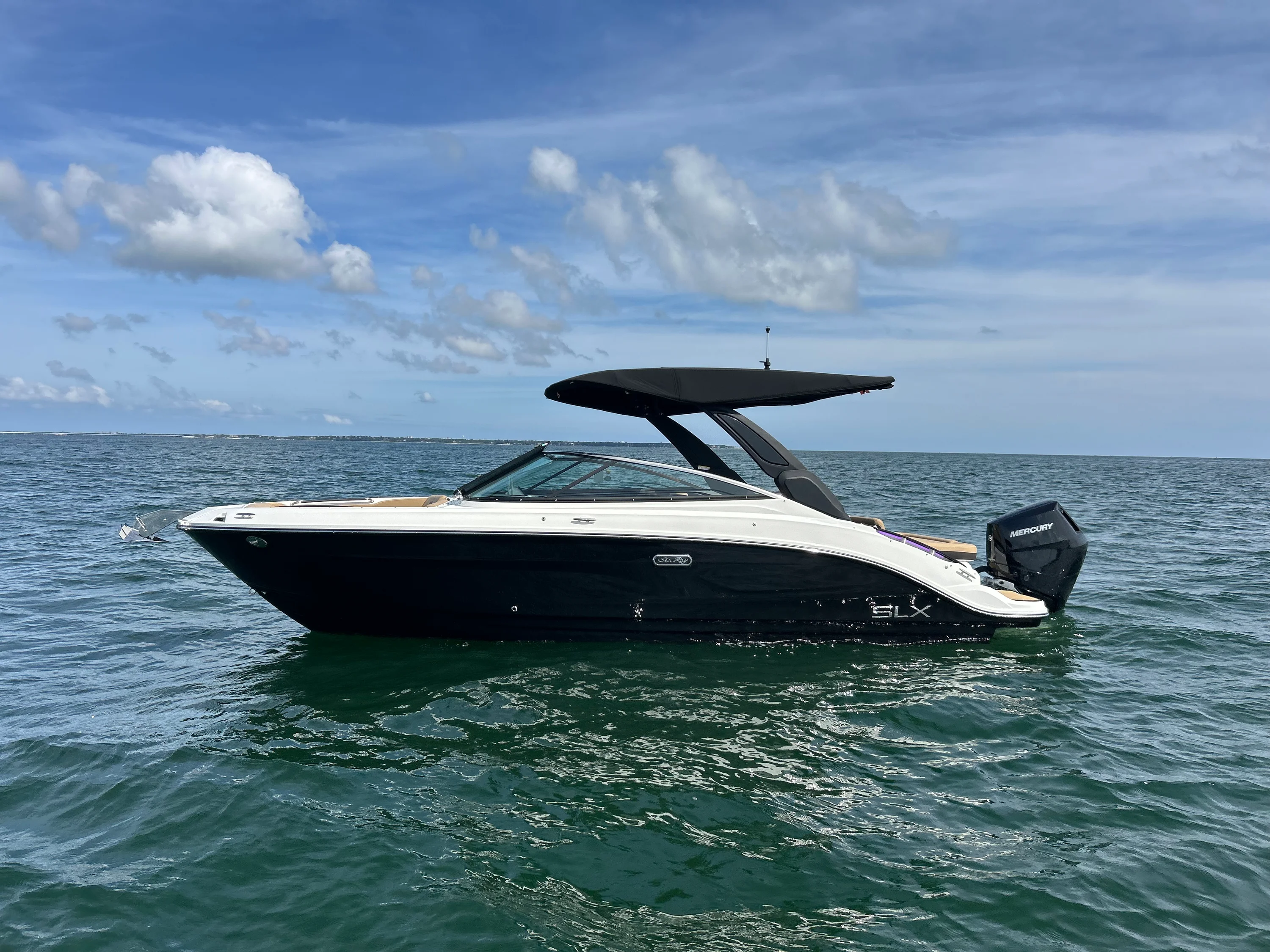 2026 Sea Ray SLX 260 Outboard Image Thumbnail #0