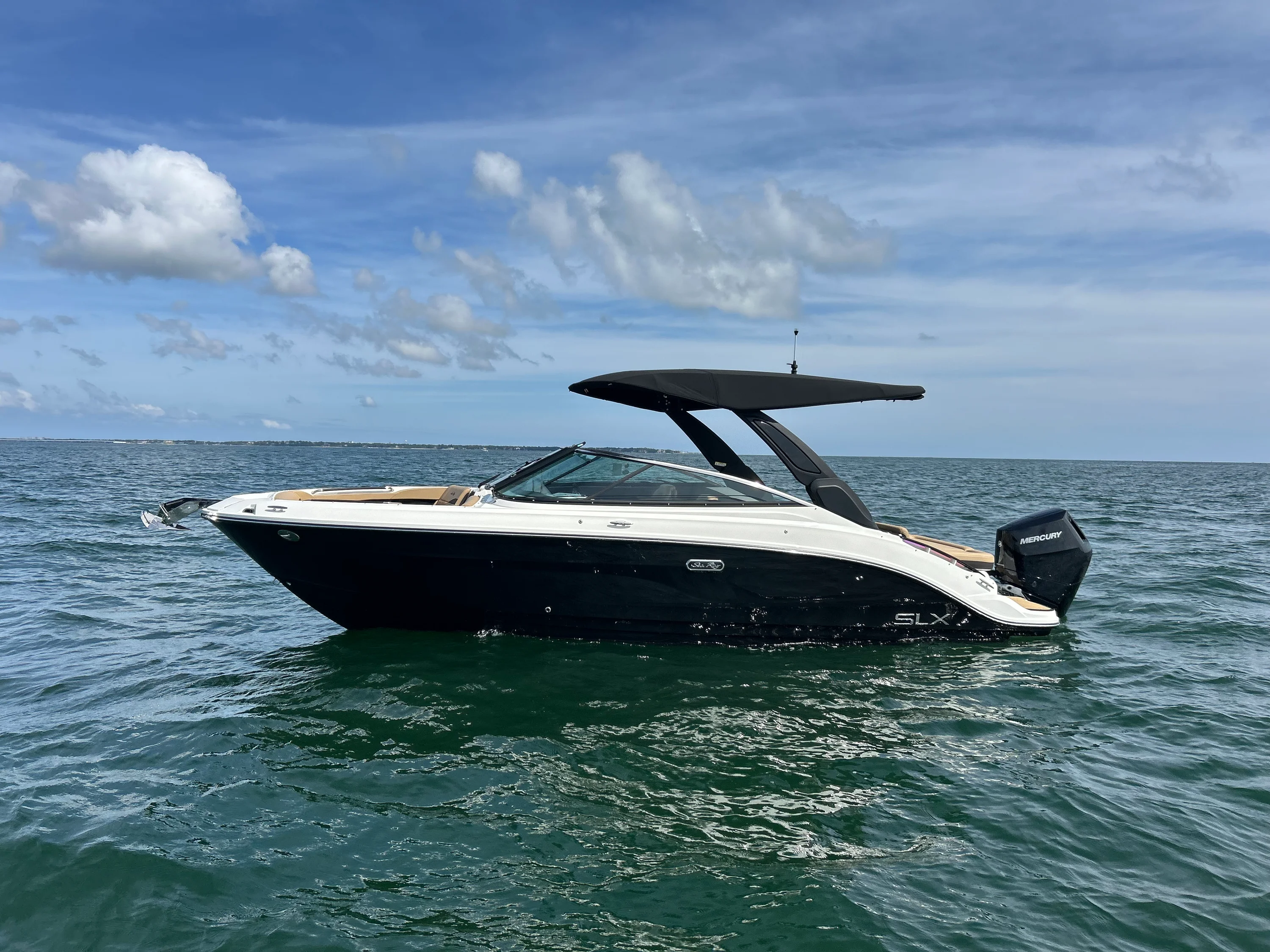 2026 Sea Ray SLX 260 Outboard Image Thumbnail #1