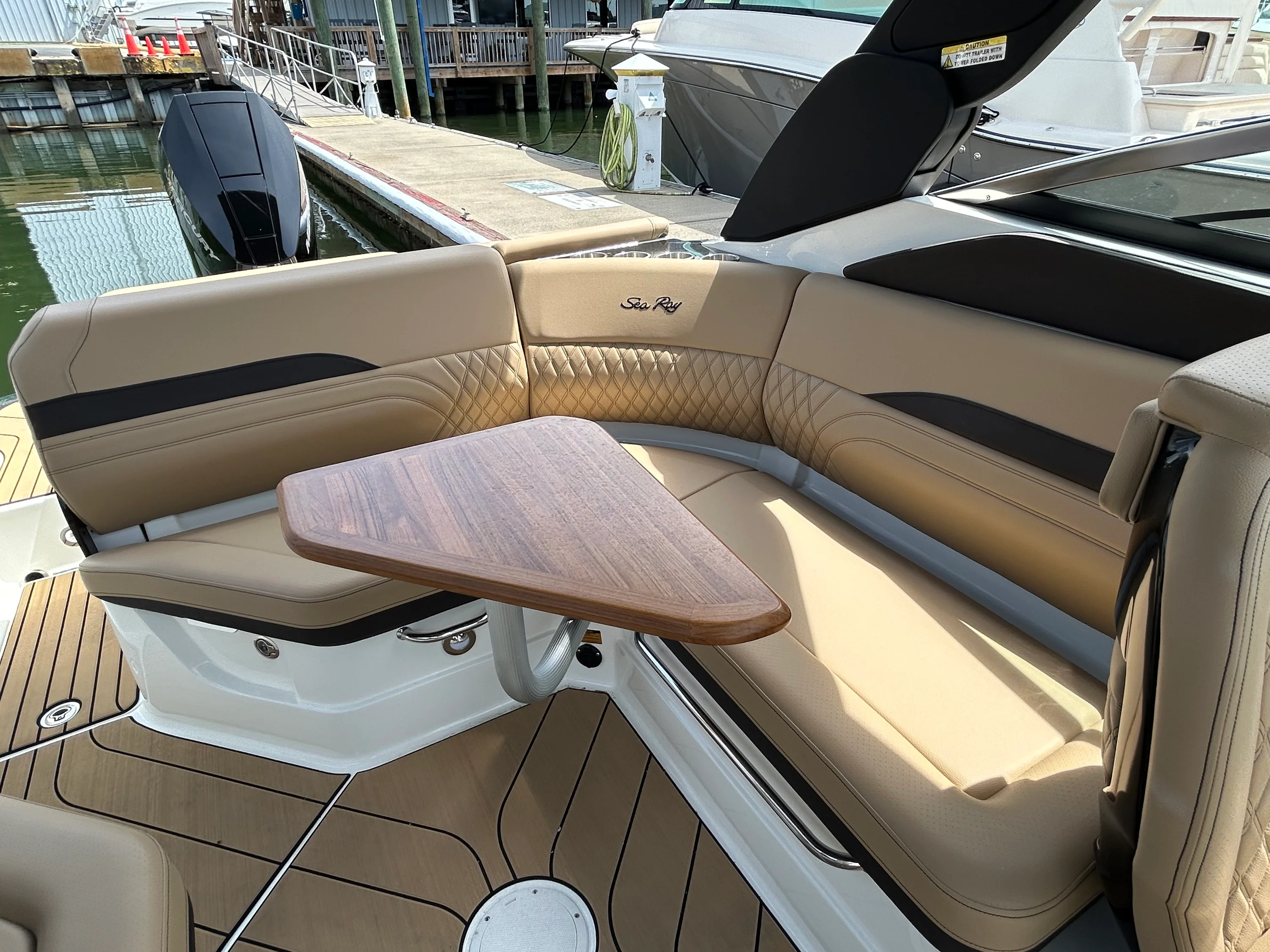2026 Sea Ray SLX 260 Outboard Image Thumbnail #16