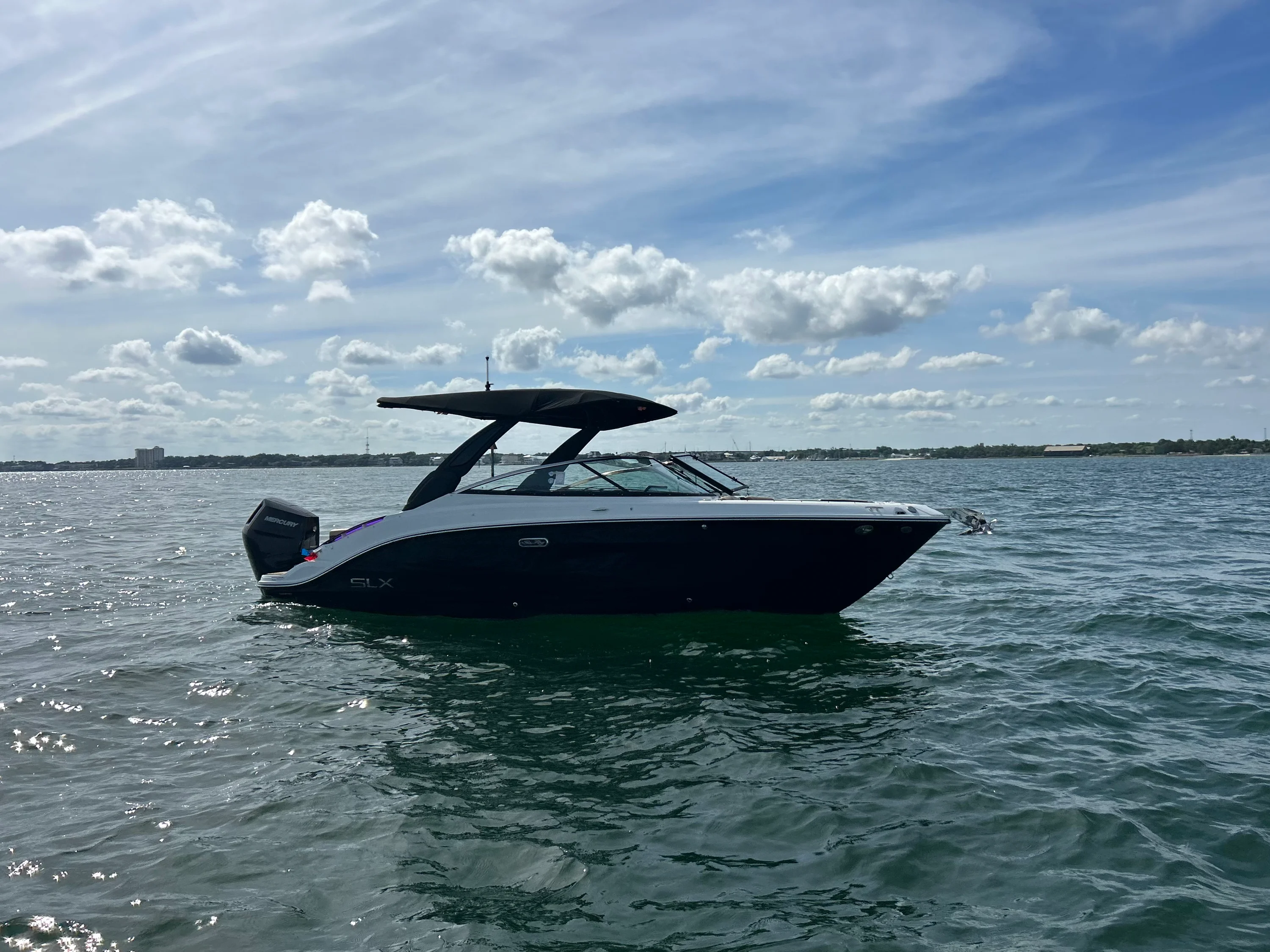 2026 Sea Ray SLX 260 Outboard Image Thumbnail #12