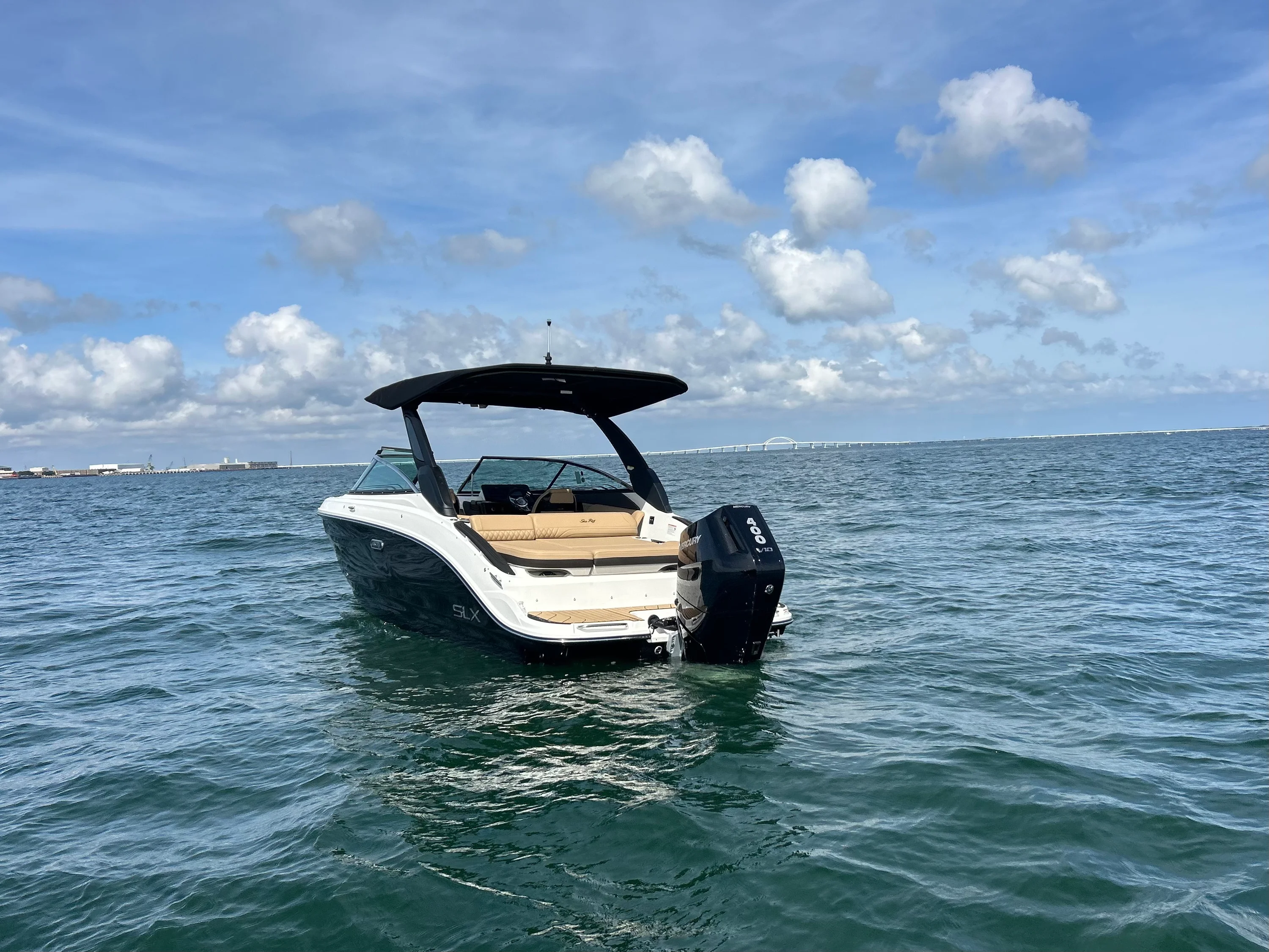 2026 Sea Ray SLX 260 Outboard Image Thumbnail #6