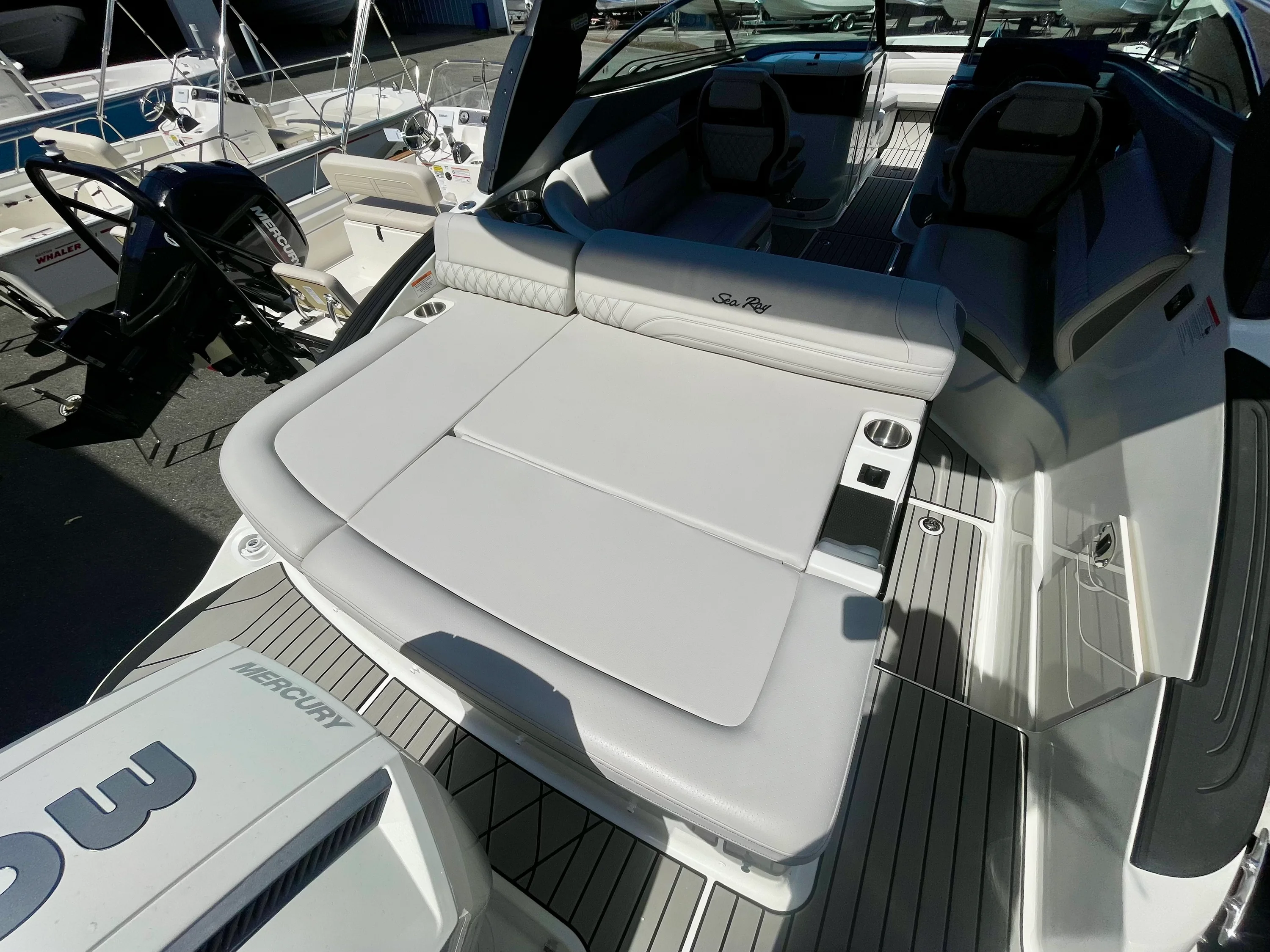 2026 Sea Ray SLX 260 Outboard Image Thumbnail #1