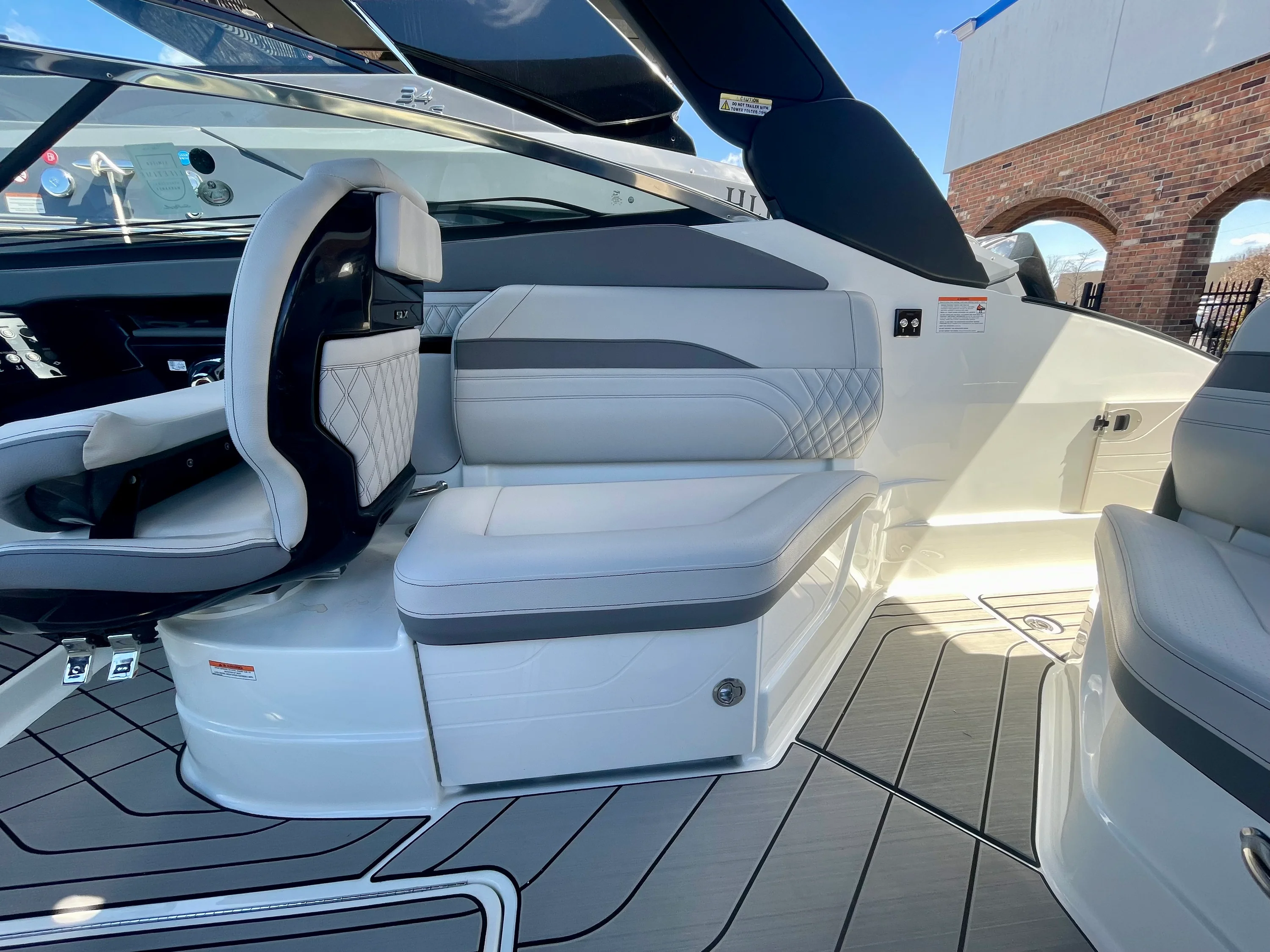 2026 Sea Ray SLX 260 Outboard Image Thumbnail #5