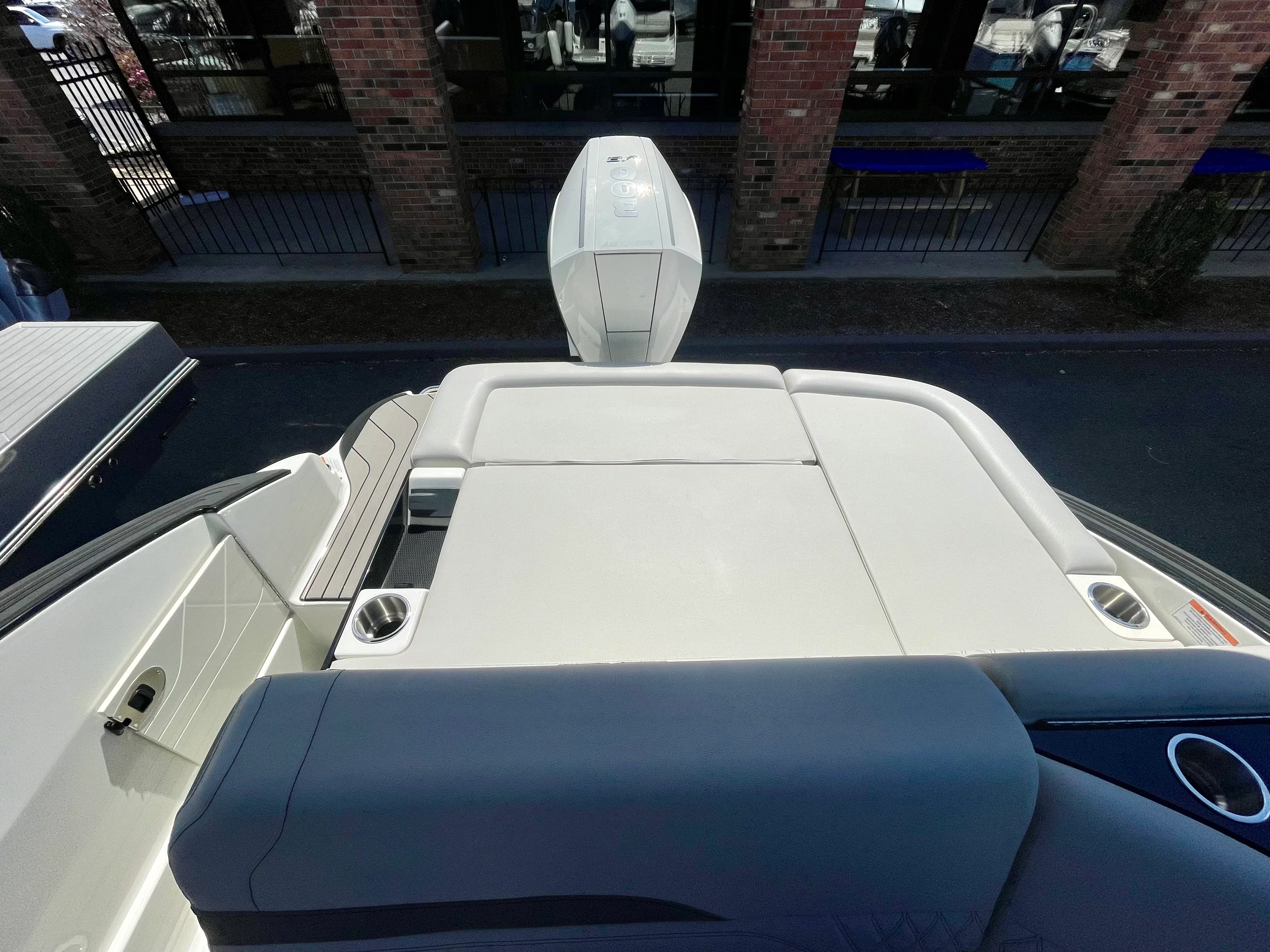 2026 Sea Ray SLX 260 Outboard Image Thumbnail #3