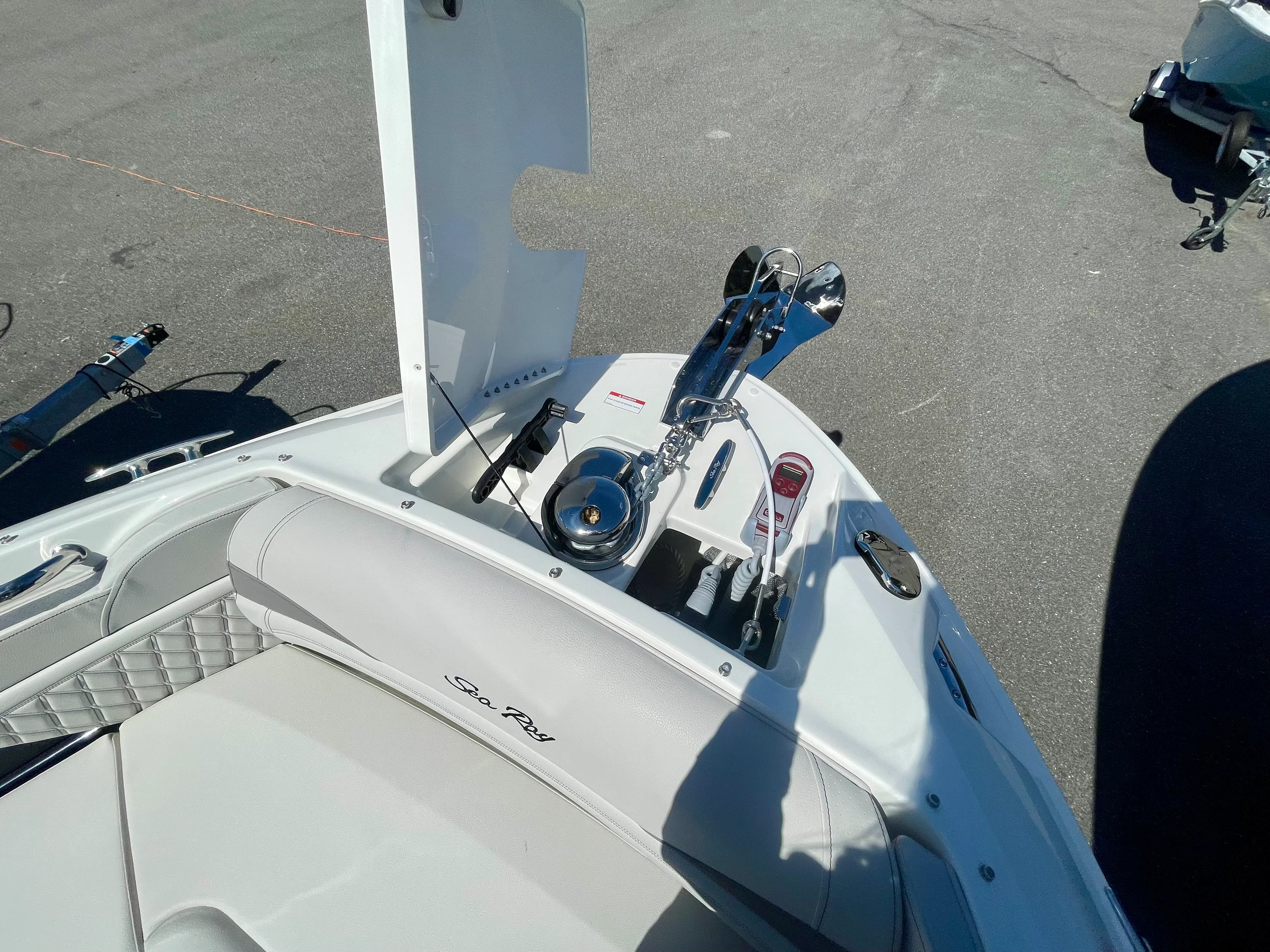 2026 Sea Ray SLX 260 Outboard Image Thumbnail #15