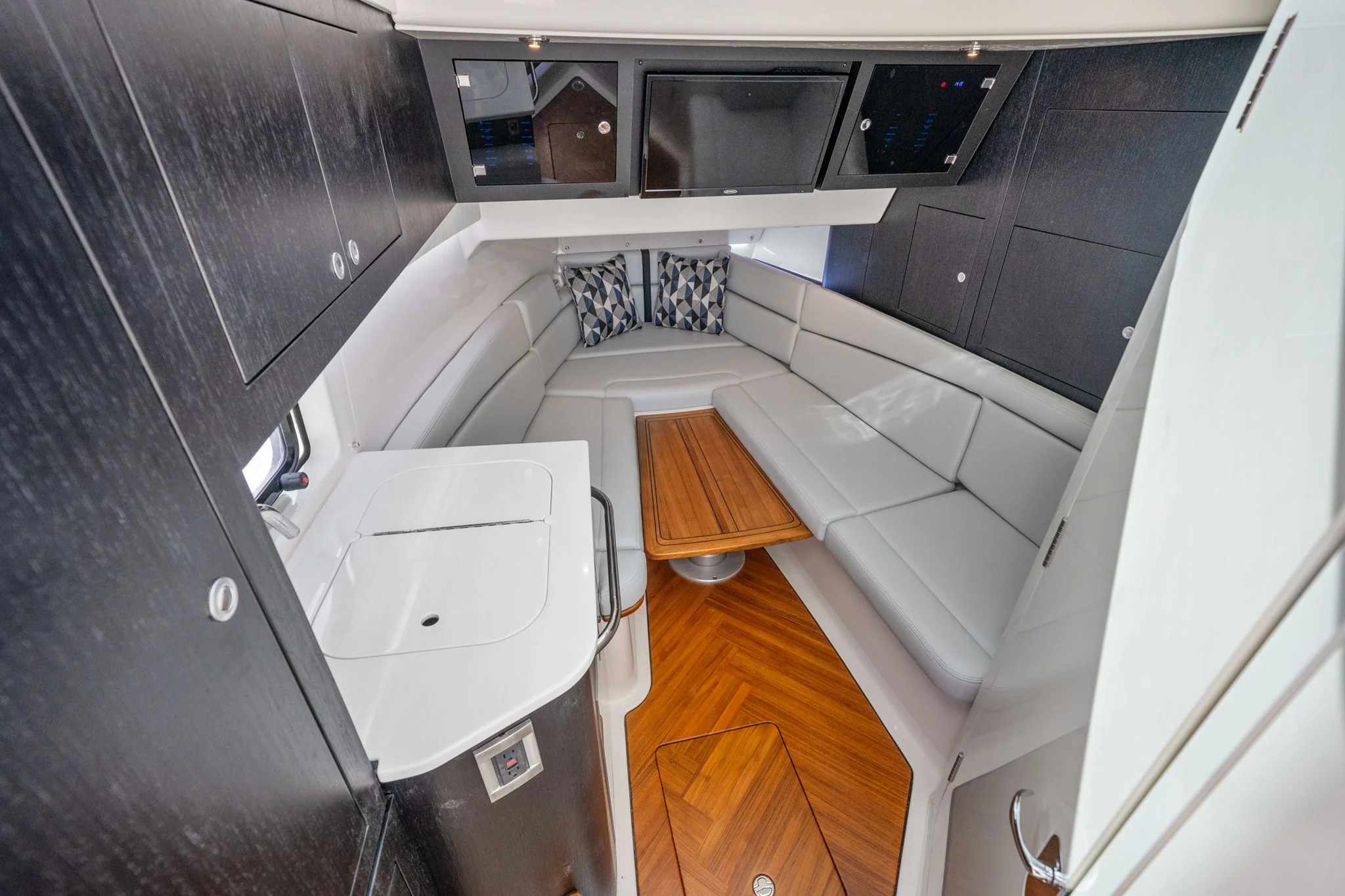 2026 Boston Whaler 380 Realm Image Thumbnail #28