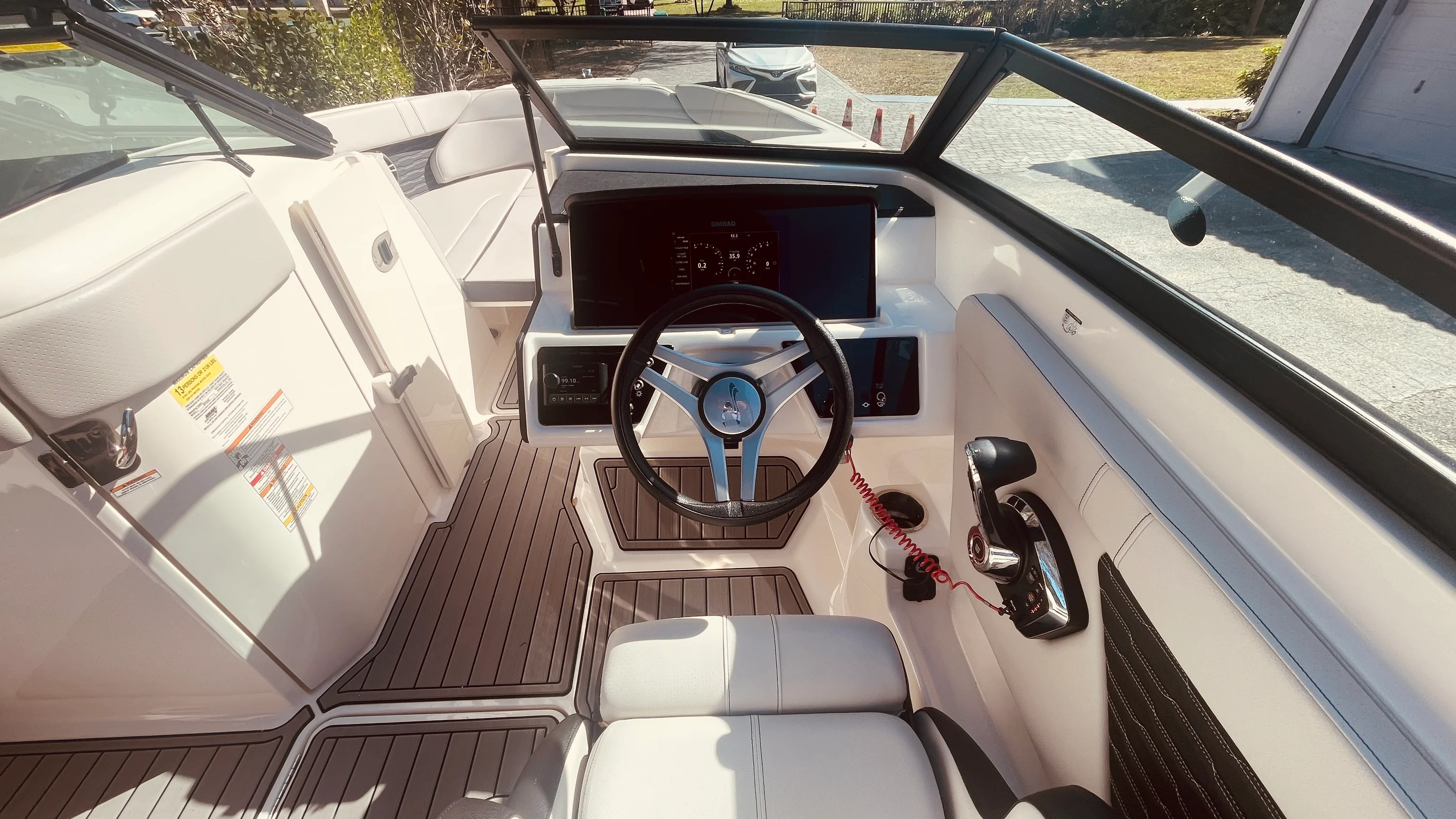 2023 Sea Ray 230 SPX OUTBOARD Image Thumbnail #12