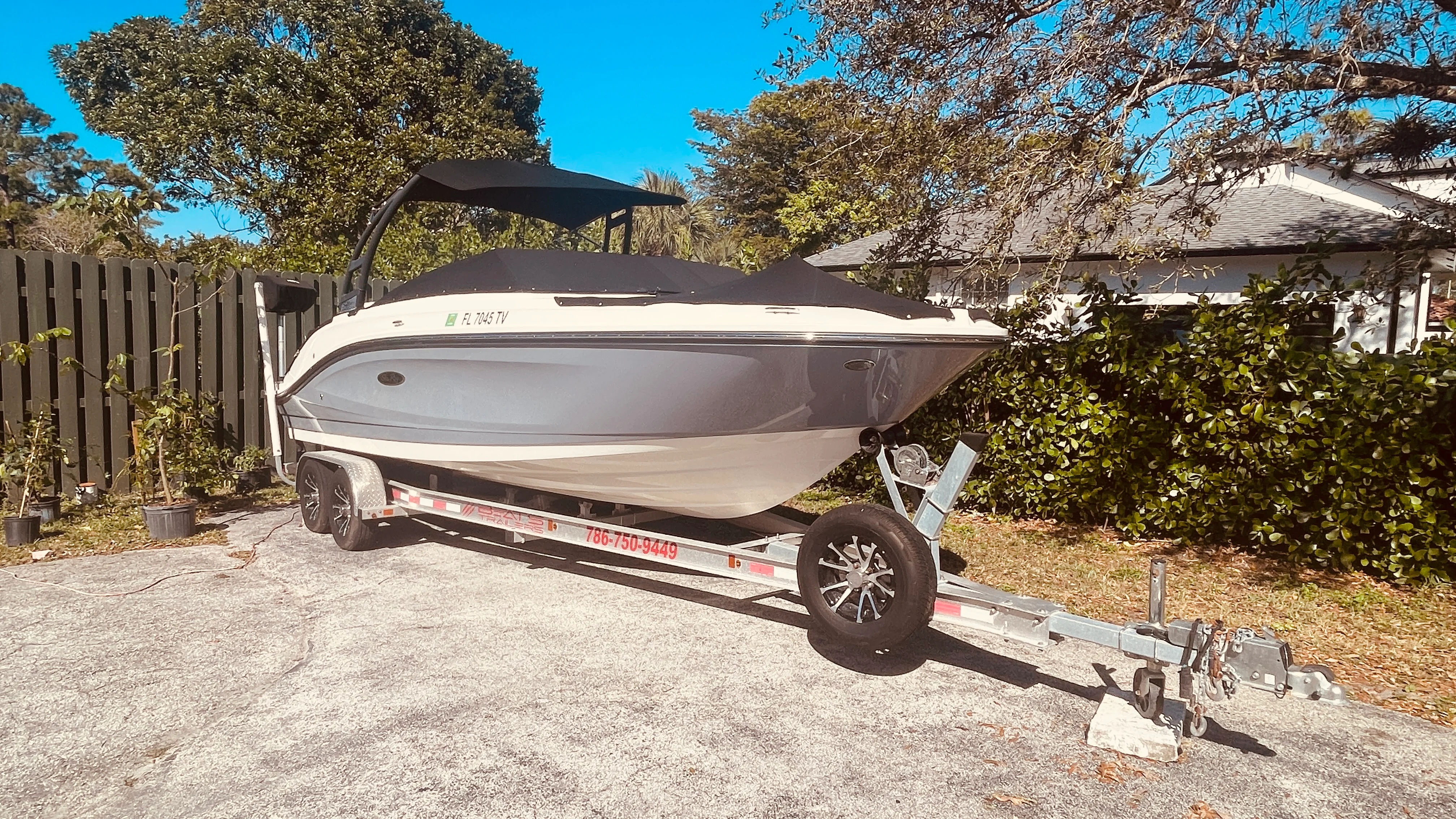 2023 Sea Ray 230 SPX OUTBOARD Image Thumbnail #1