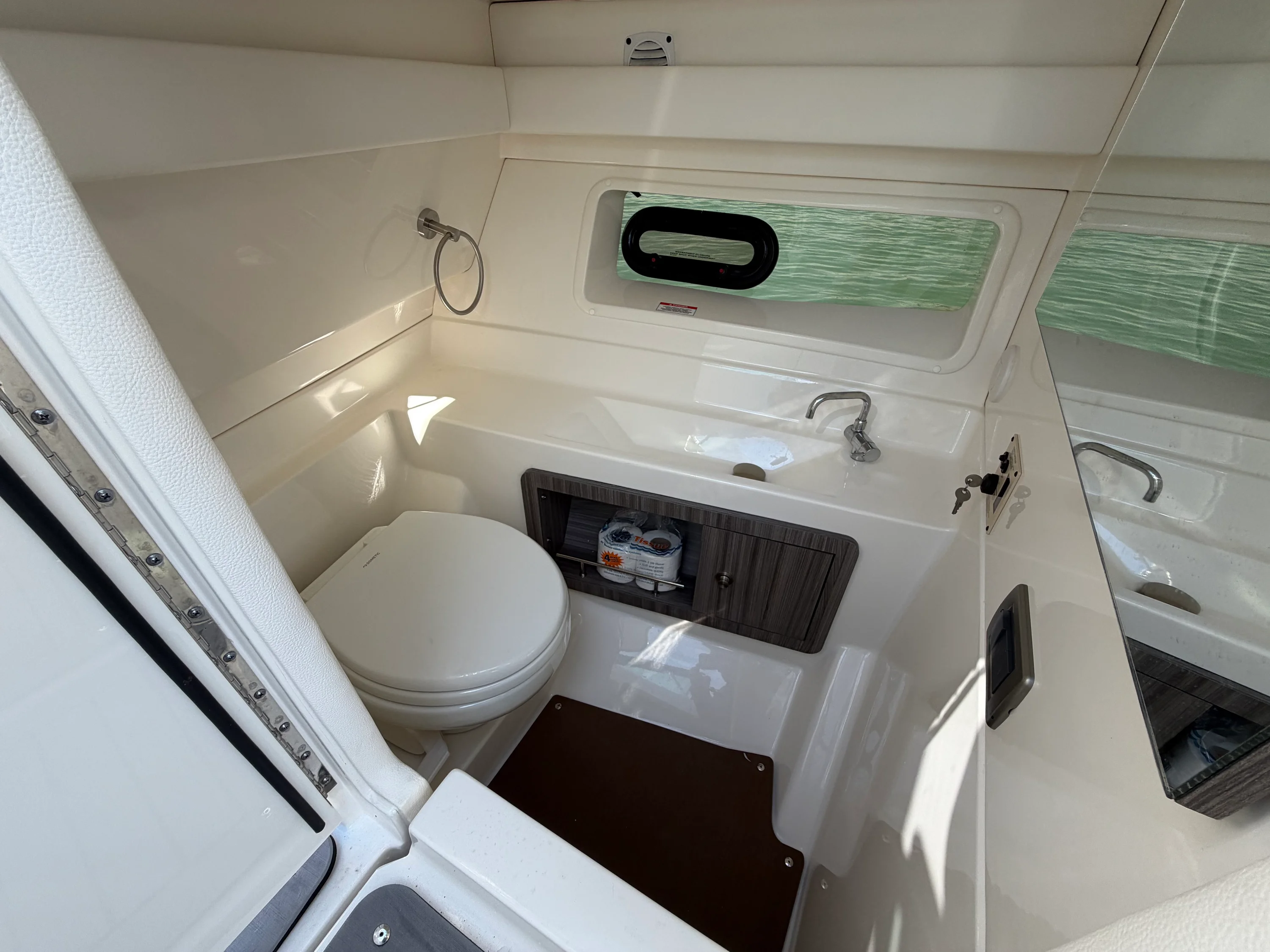 2021 Sea Ray 350 SLX Image Thumbnail #54