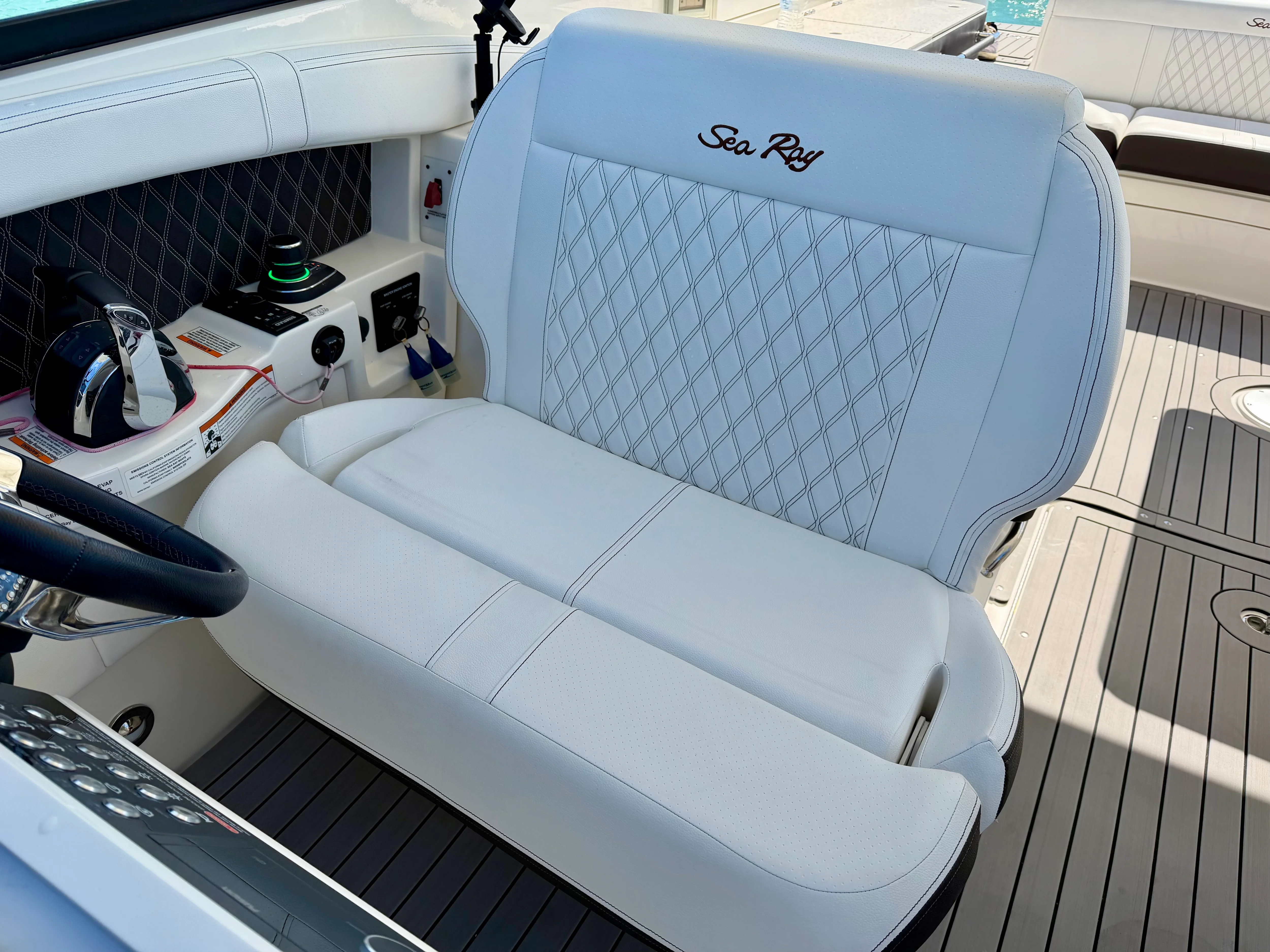2021 Sea Ray 350 SLX Image Thumbnail #41