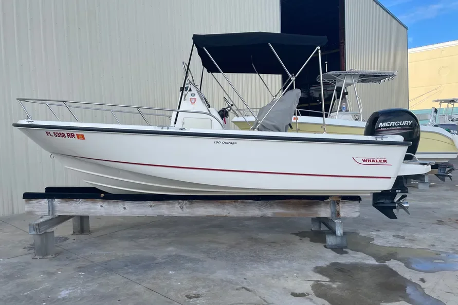 2018 Boston Whaler 190 OUTRAGE Image Thumbnail #0