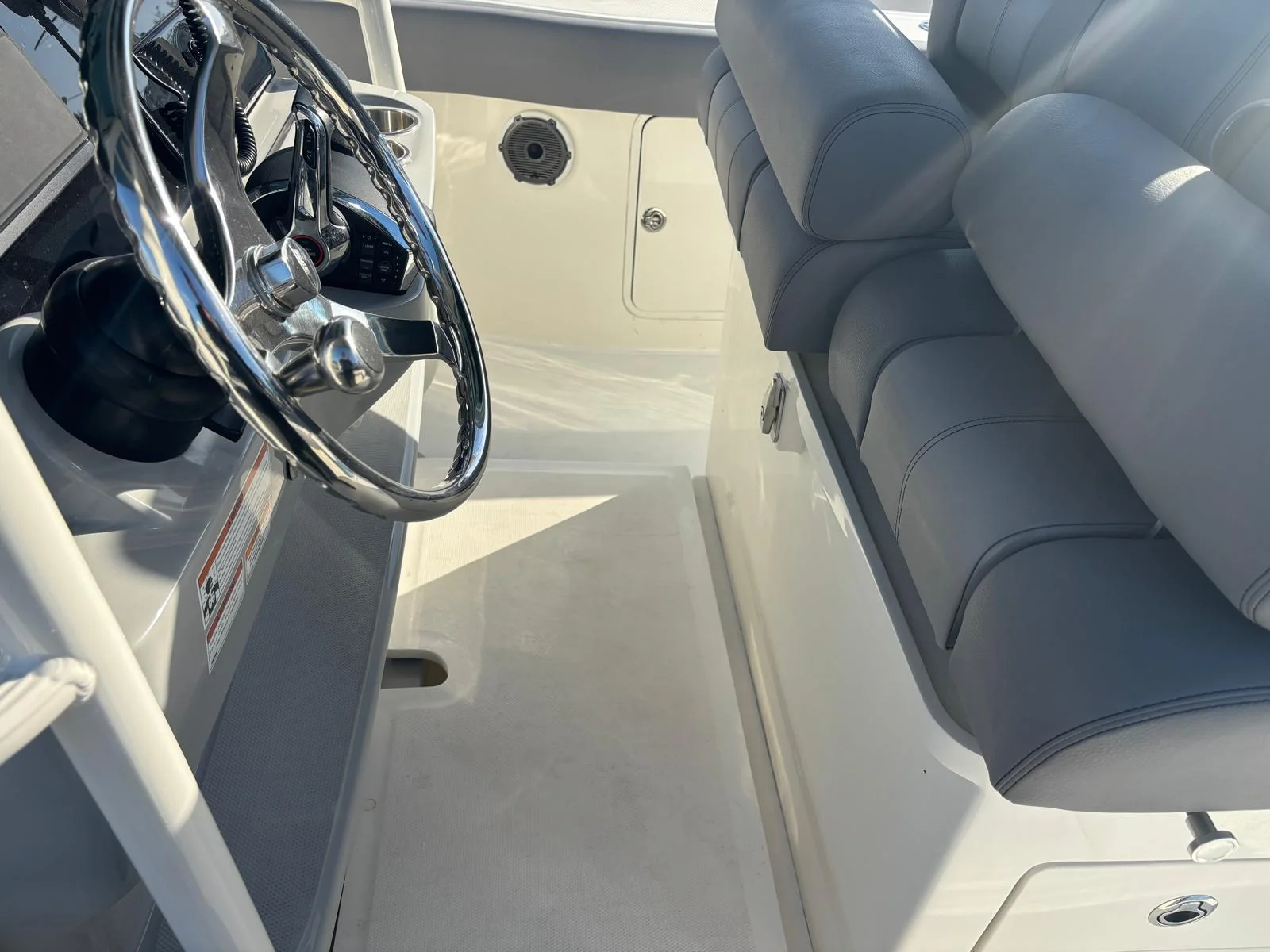 2022 Boston Whaler 33 OUTRAGE Image Thumbnail #9