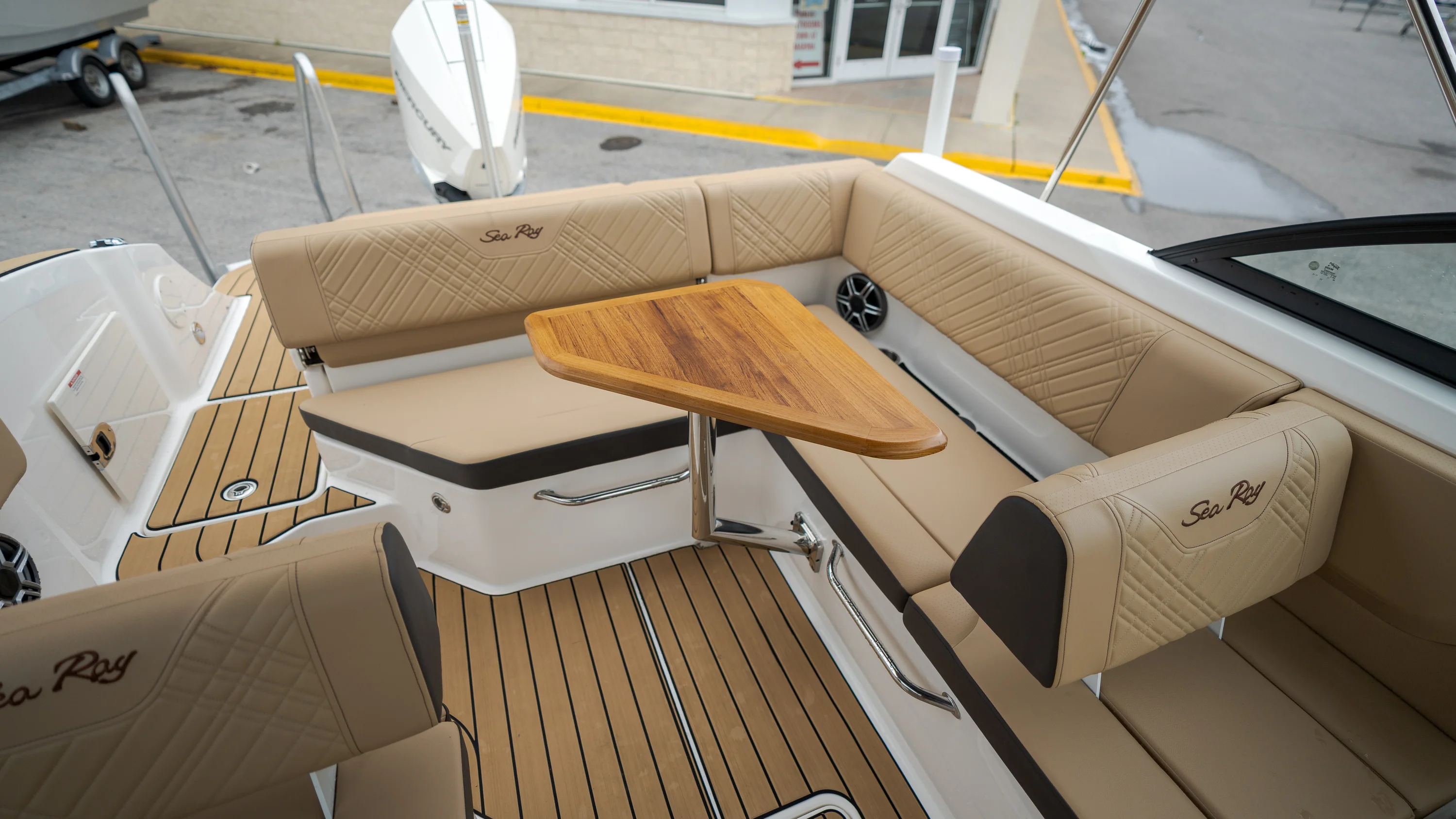 2026 Sea Ray SDX 230 Outboard Image Thumbnail #25
