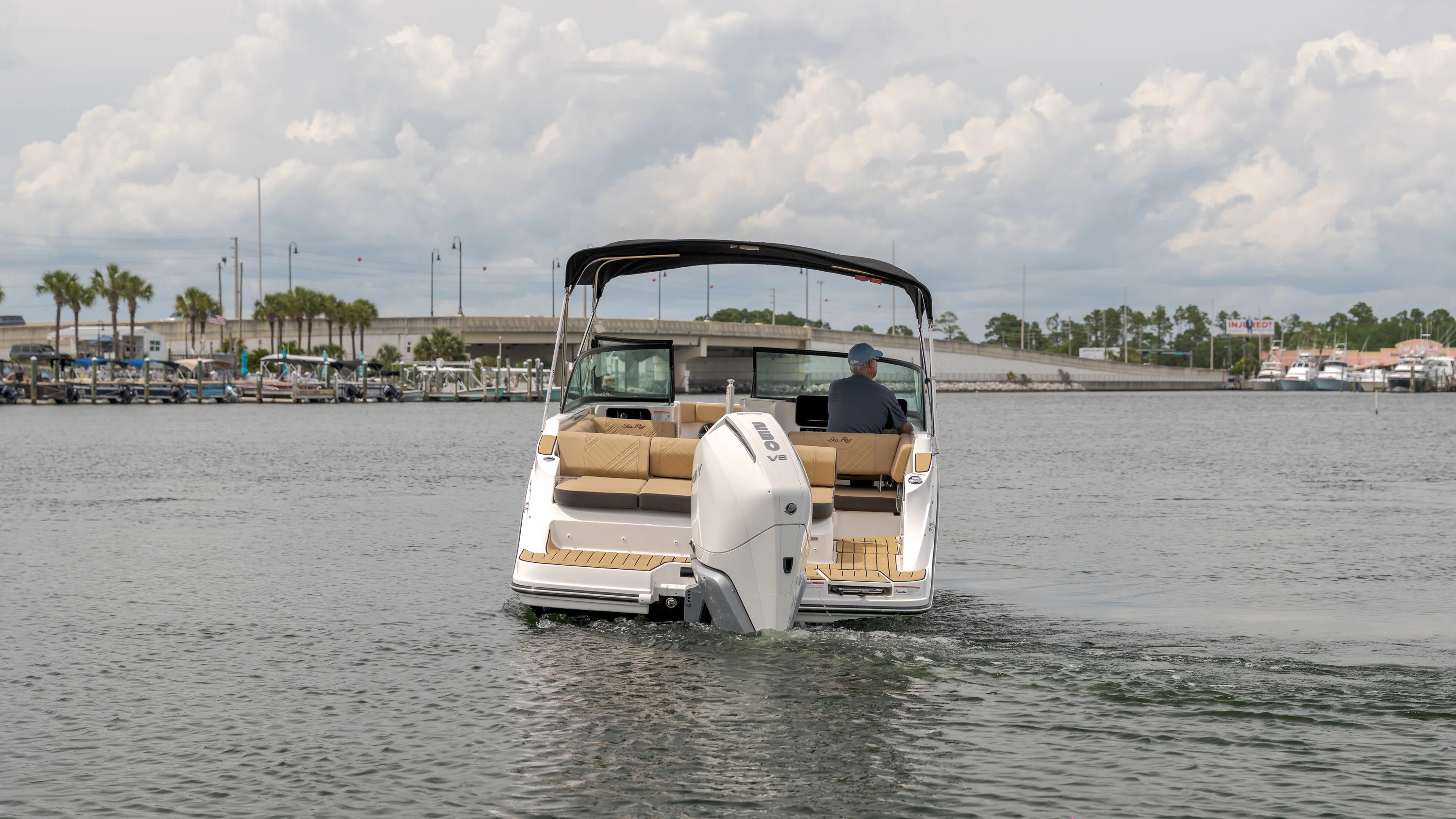 2026 Sea Ray SDX 230 Outboard Image Thumbnail #2