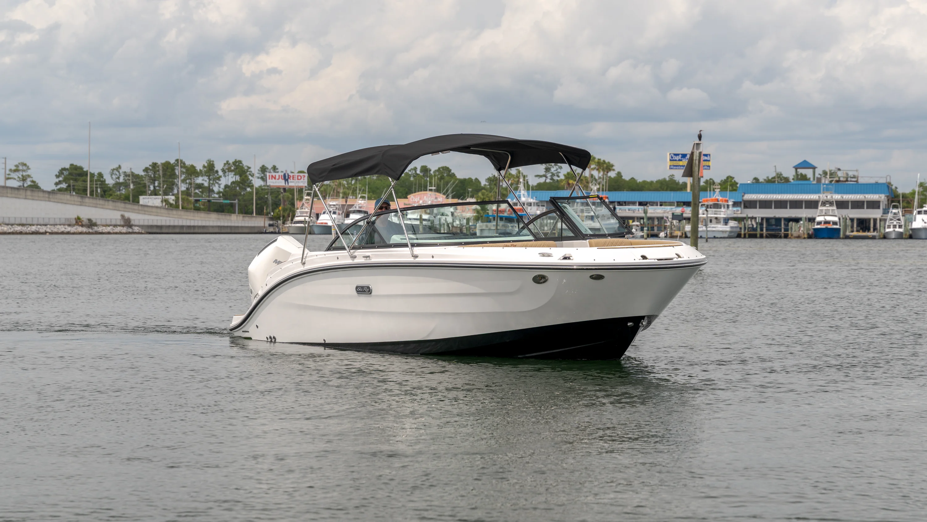 2026 Sea Ray SDX 230 Outboard Image Thumbnail #5