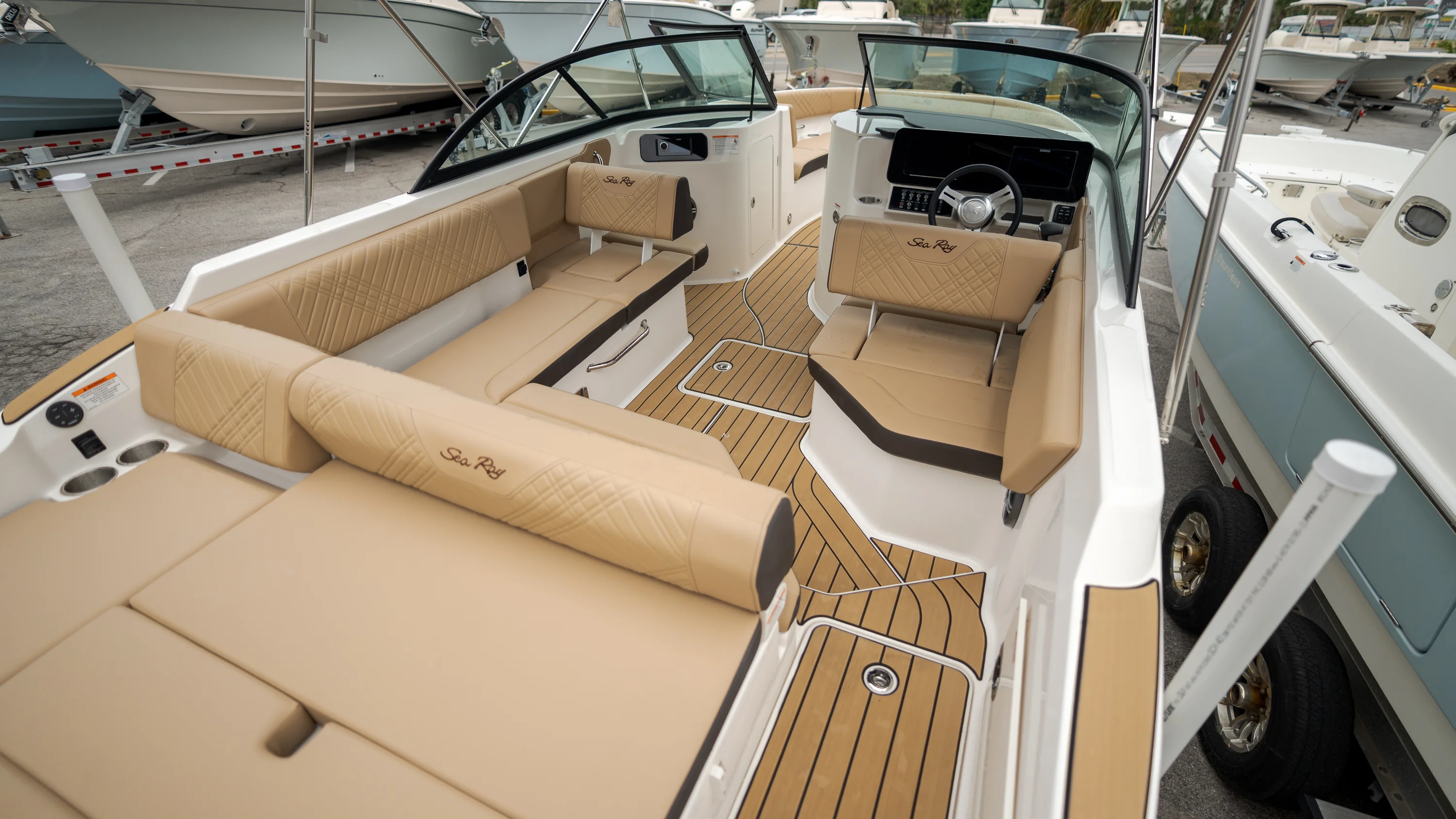2026 Sea Ray SDX 230 Outboard Image Thumbnail #29