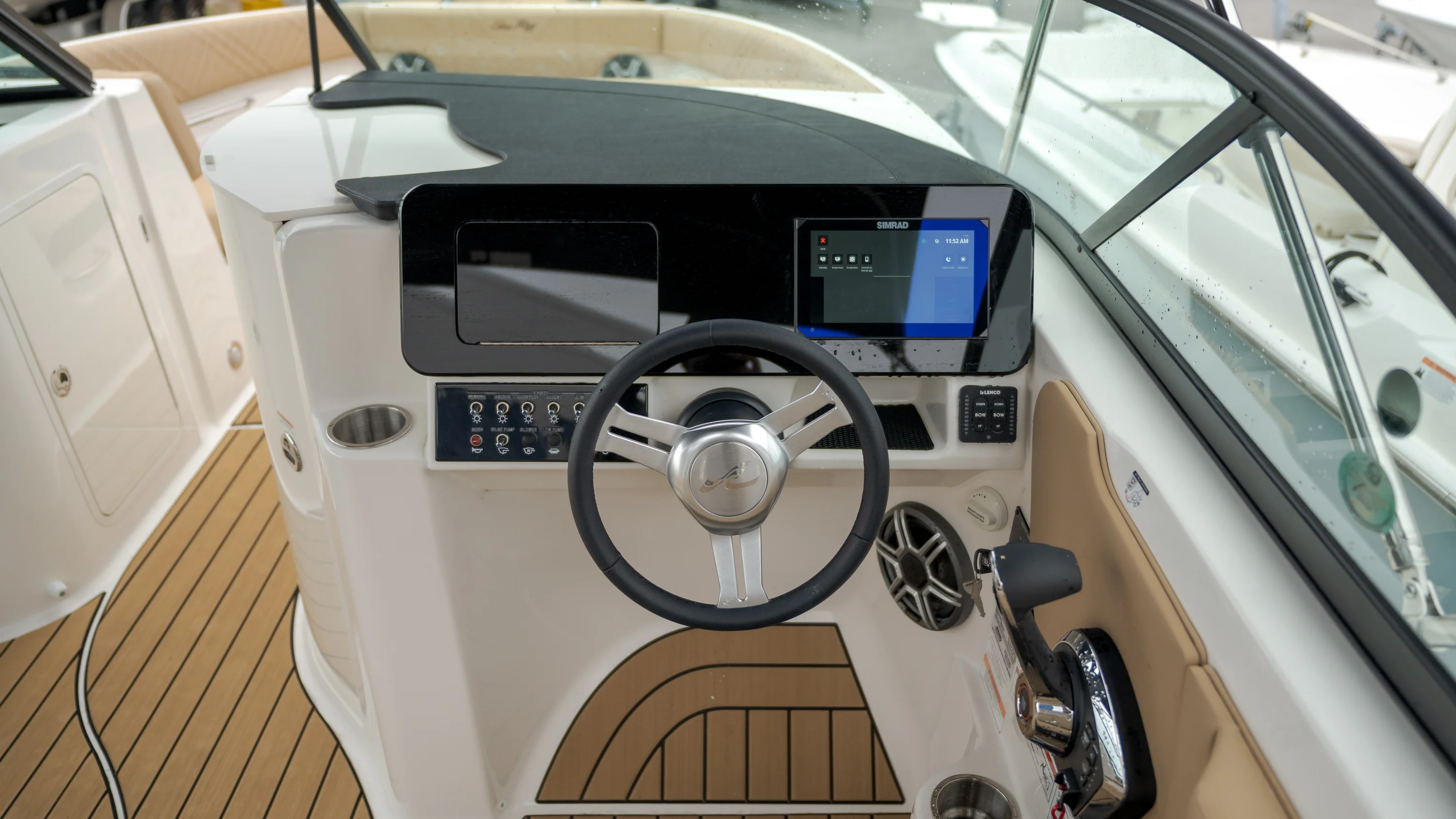 2026 Sea Ray SDX 230 Outboard Image Thumbnail #15