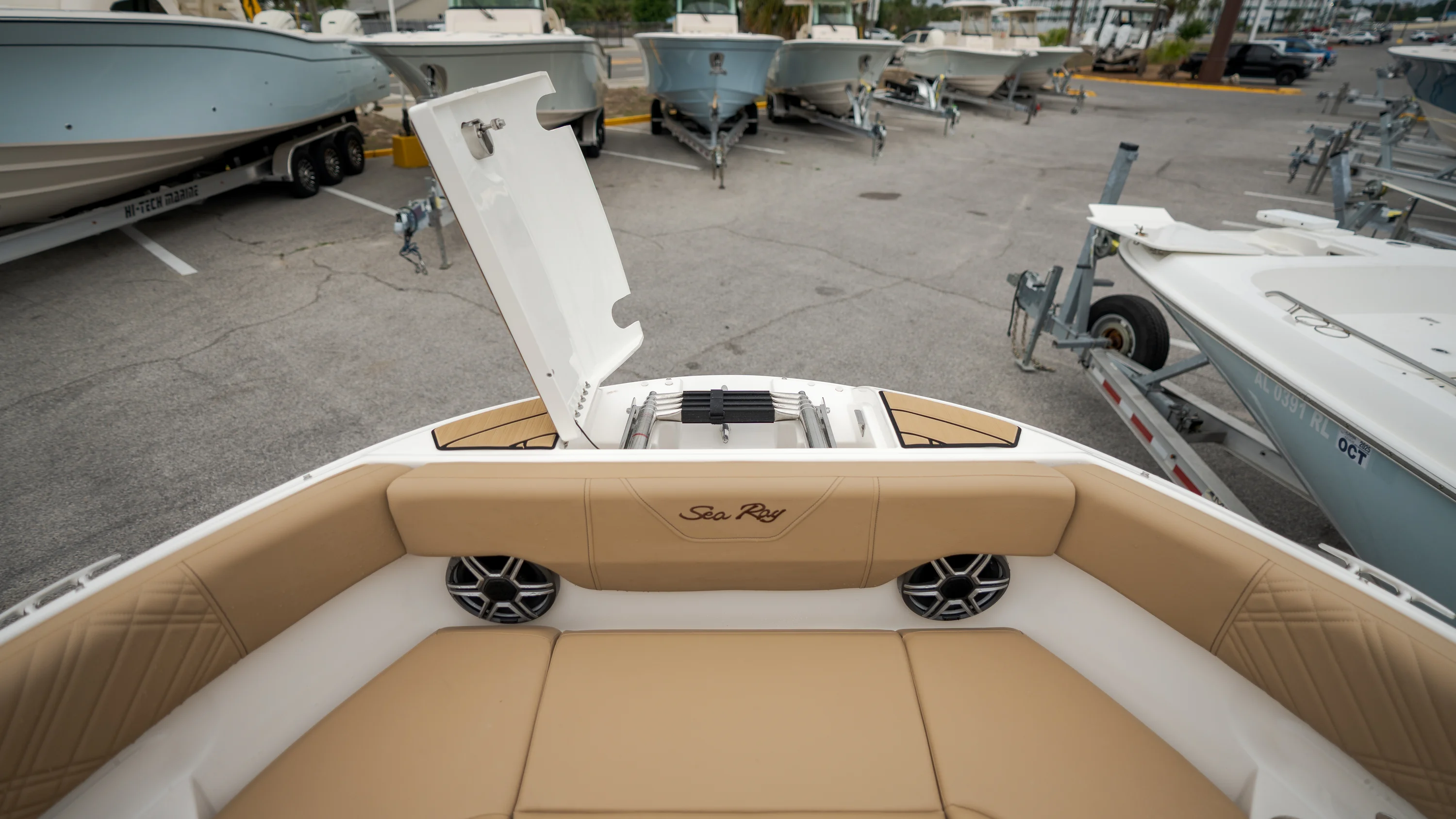 2026 Sea Ray SDX 230 Outboard Image Thumbnail #9
