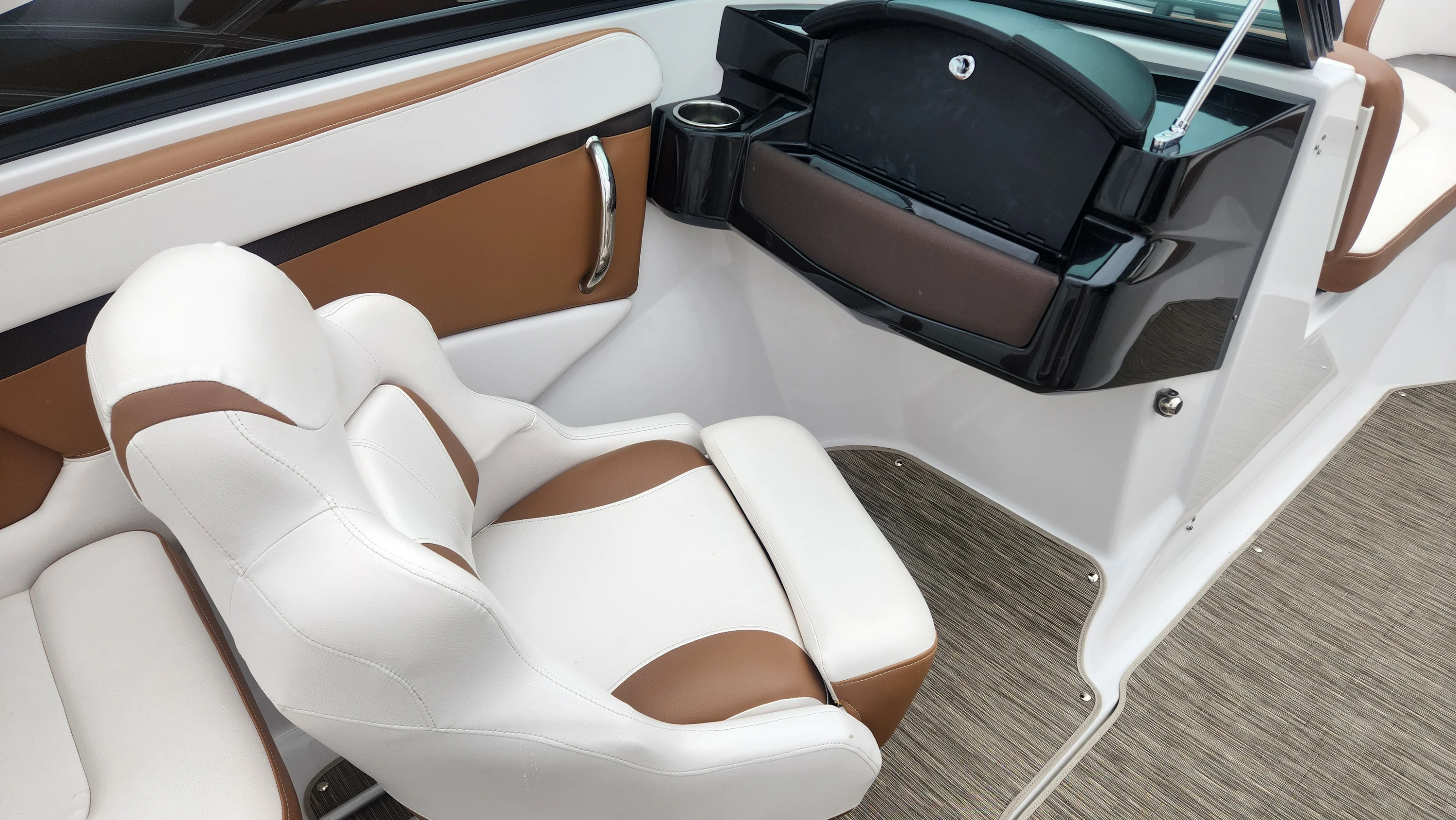 2018 Four Winns HD 200 Image Thumbnail #39