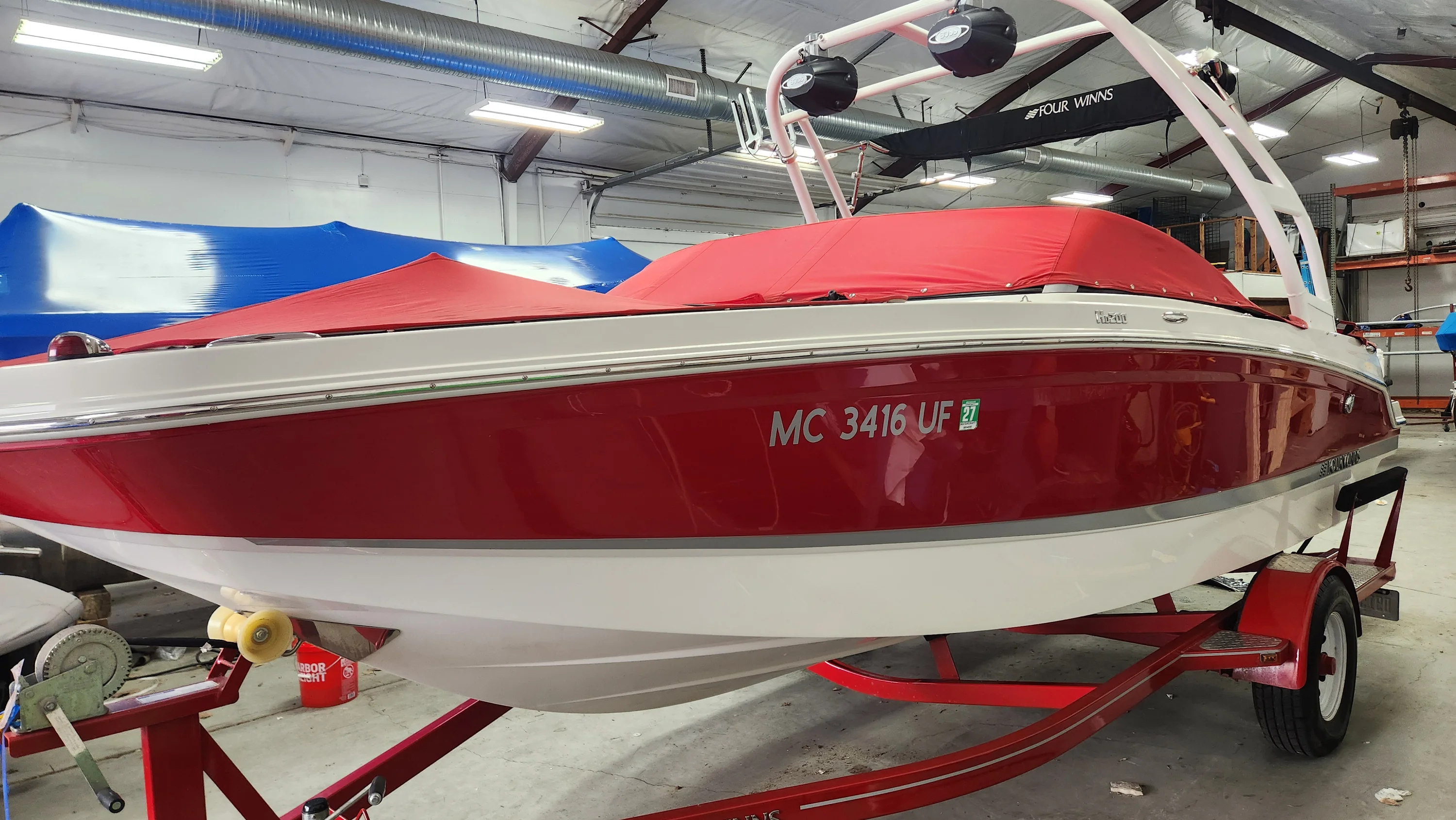 2018 Four Winns HD 200 Image Thumbnail #3