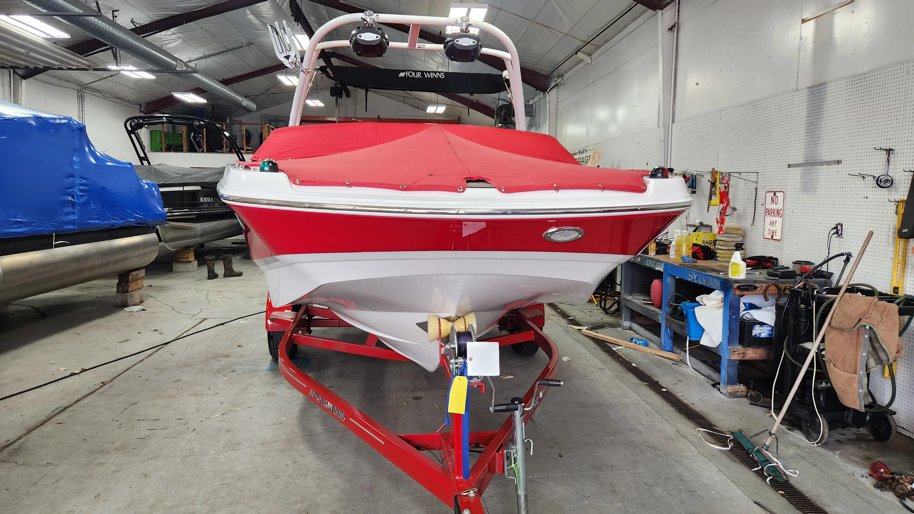 2018 Four Winns HD 200 Image Thumbnail #2