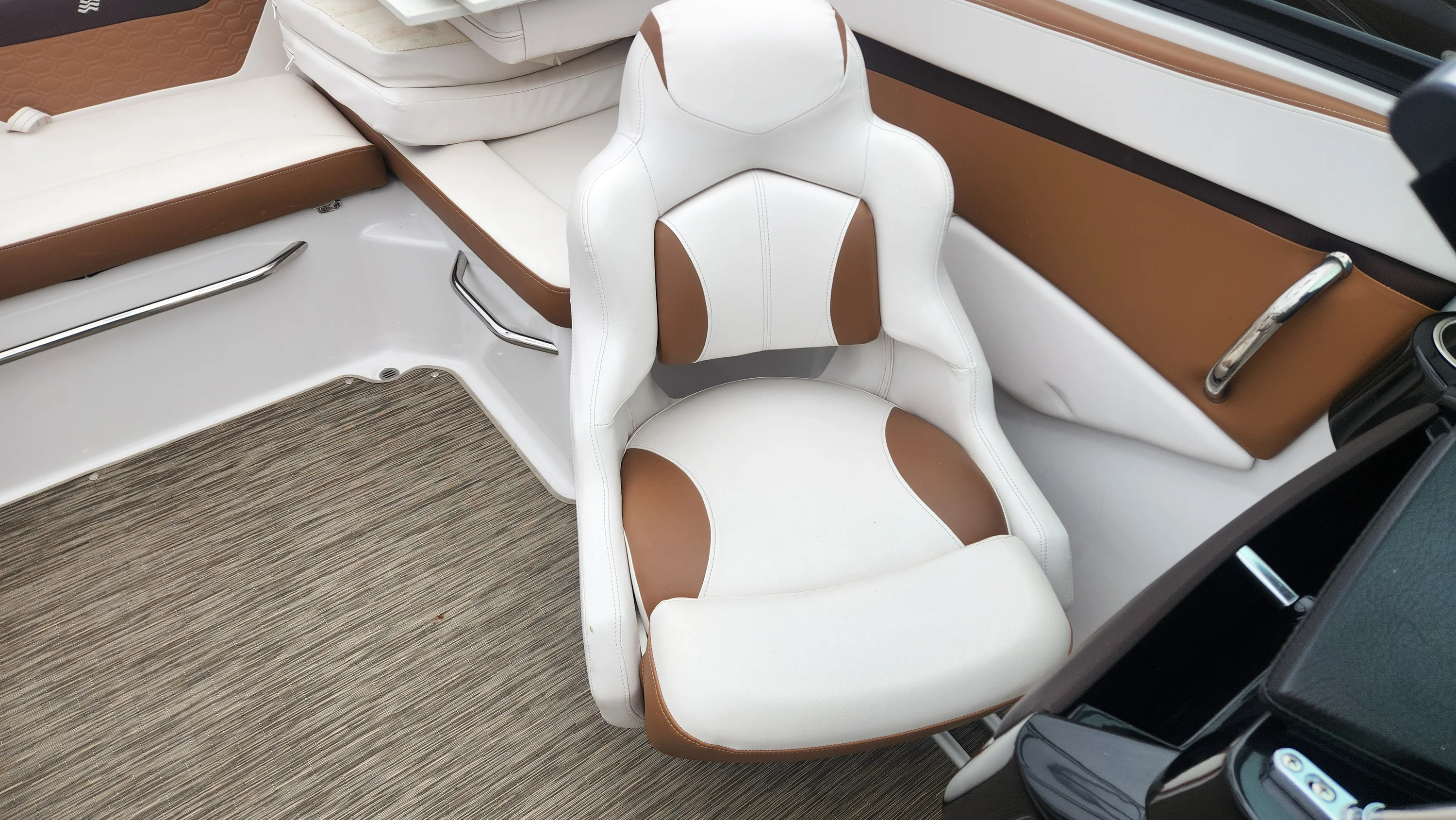 2018 Four Winns HD 200 Image Thumbnail #37