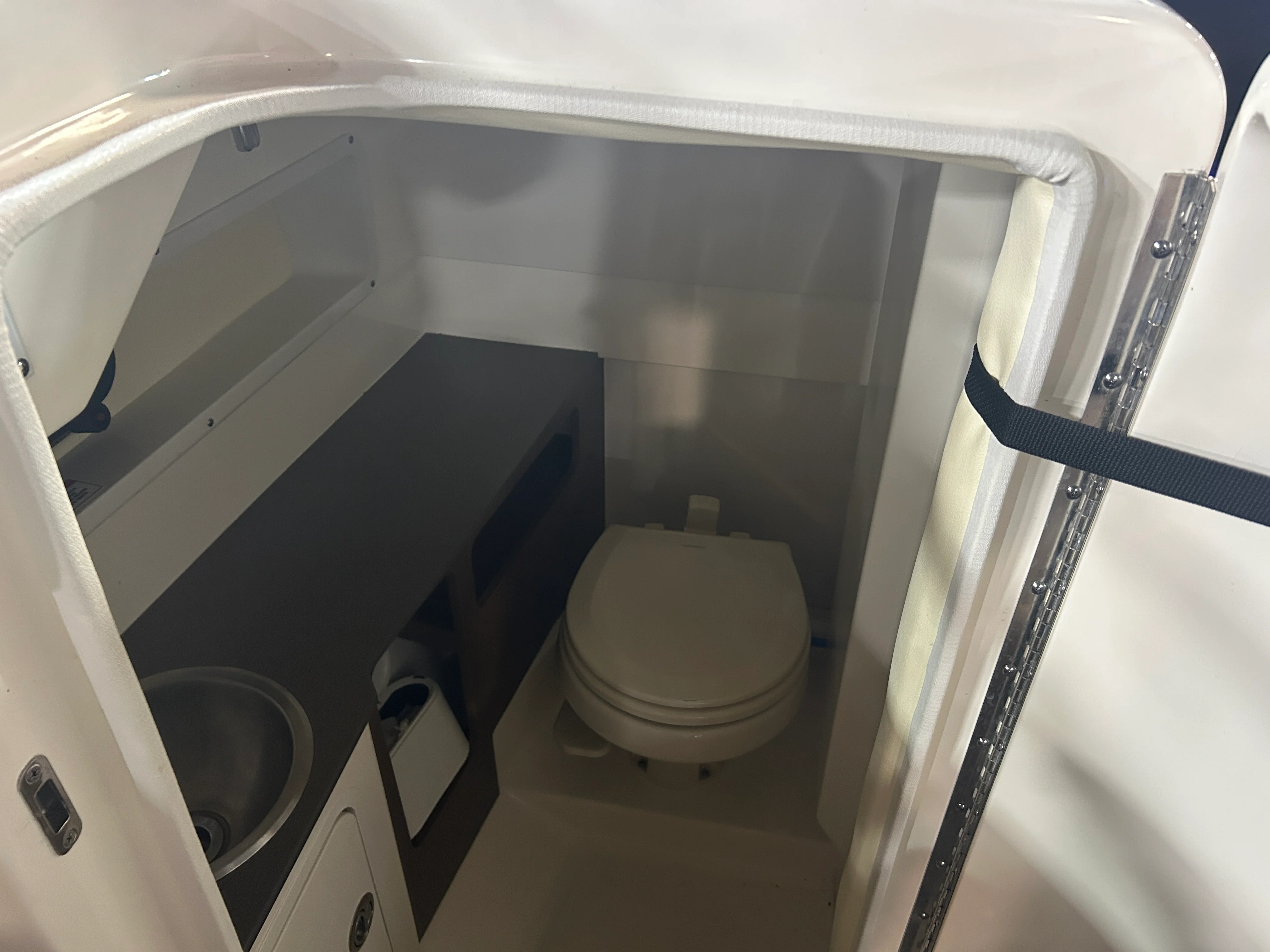 2021 Sea Ray 270 SDX Image Thumbnail #21