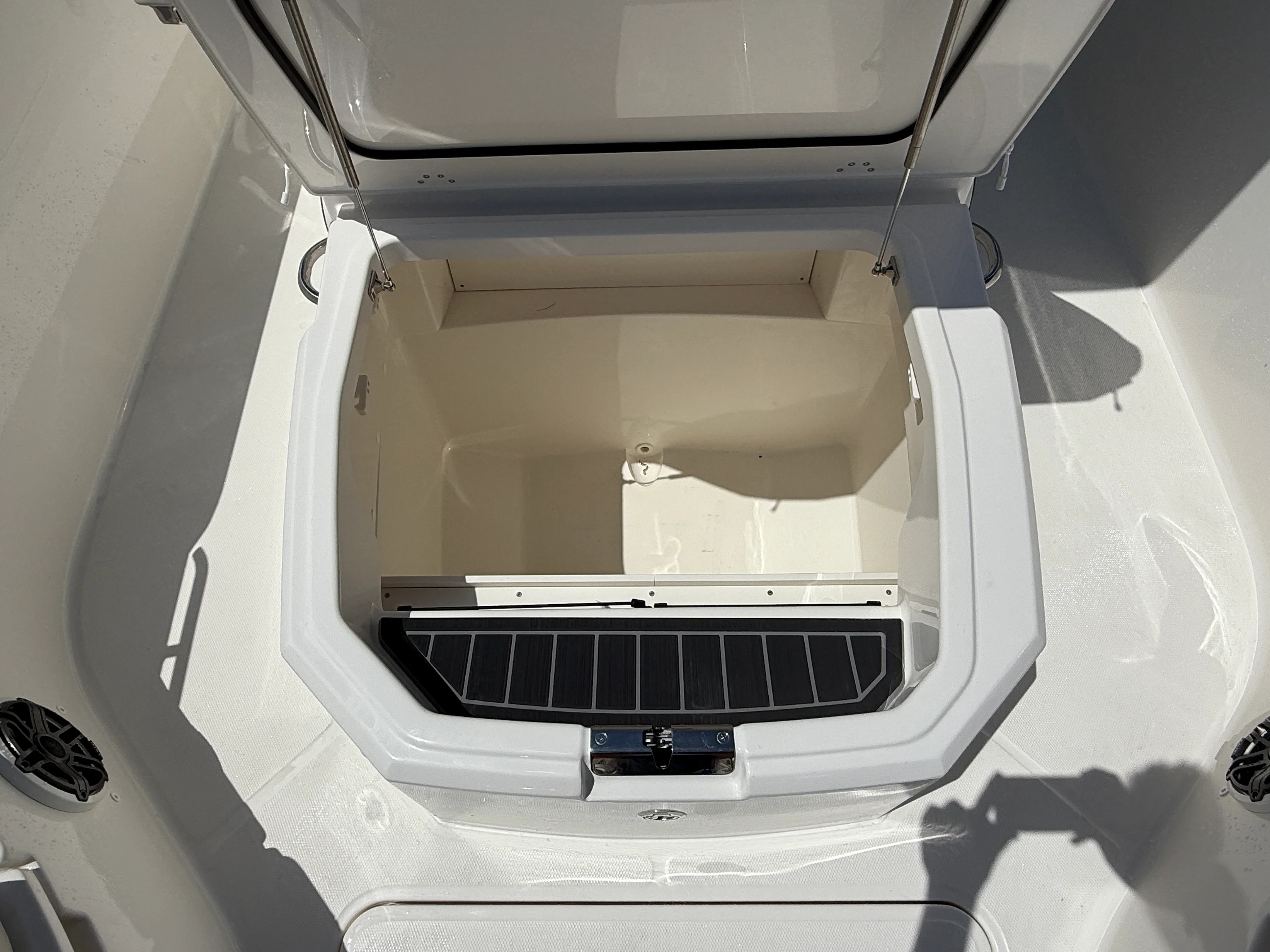 2026 Boston Whaler 280 Dauntless Image Thumbnail #10