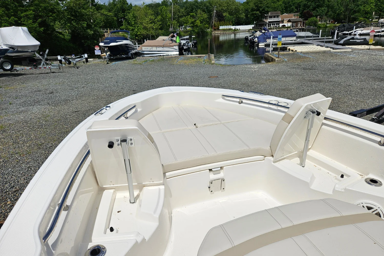 2026 Boston Whaler 250 Dauntless Image Thumbnail #24